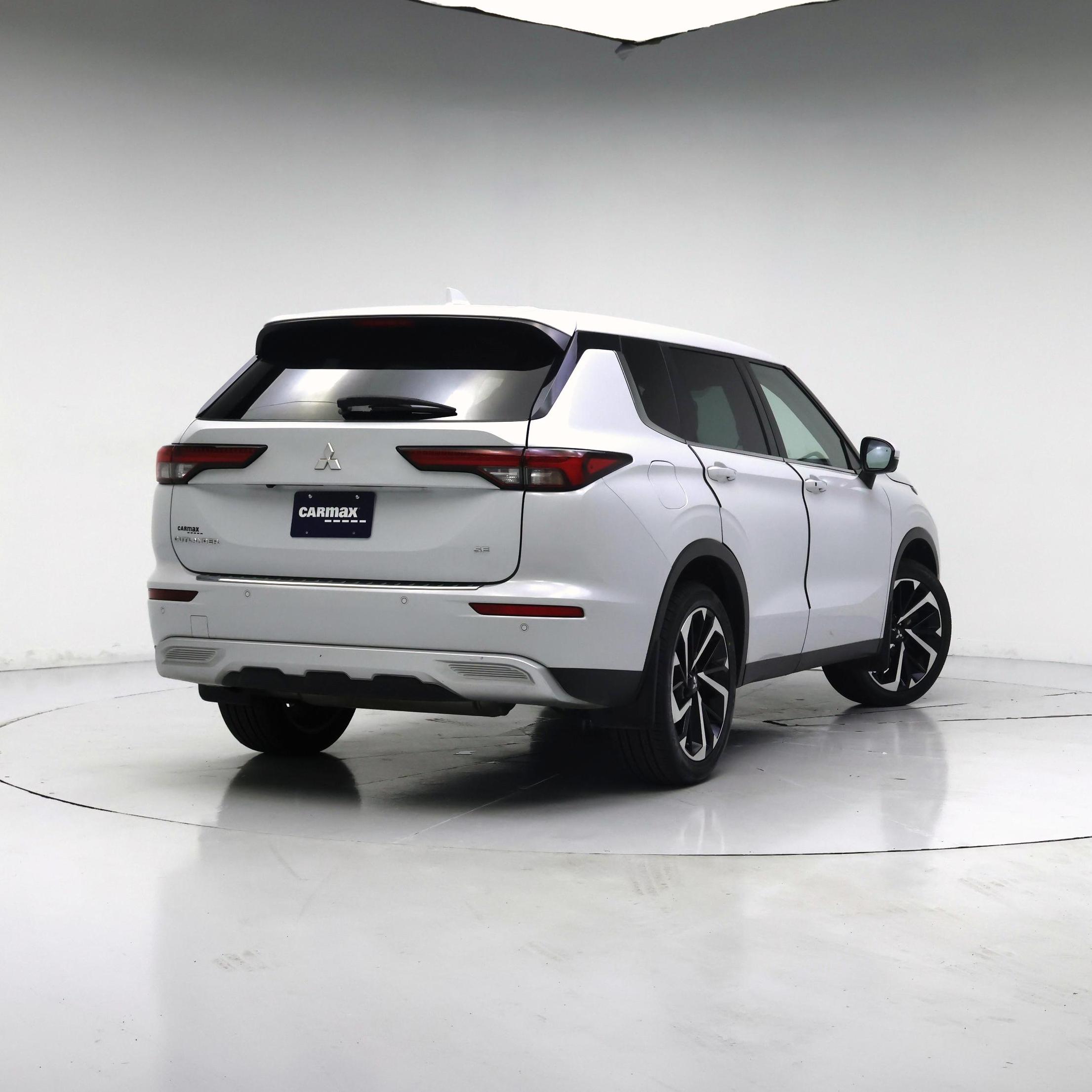 Thumbnail: 2022 Mitsubishi Outlander - 8