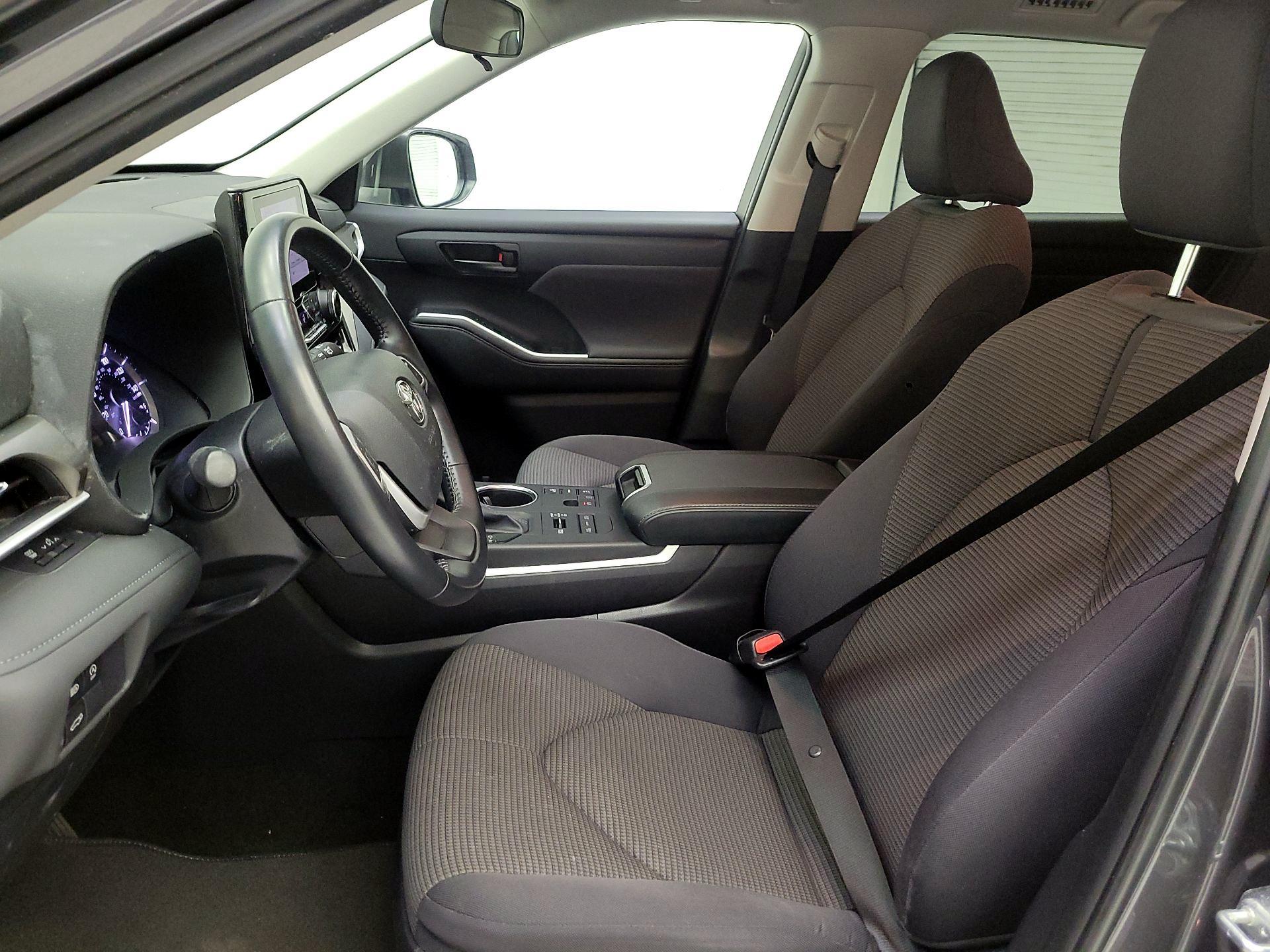 Thumbnail: 2024 Toyota Highlander - 11