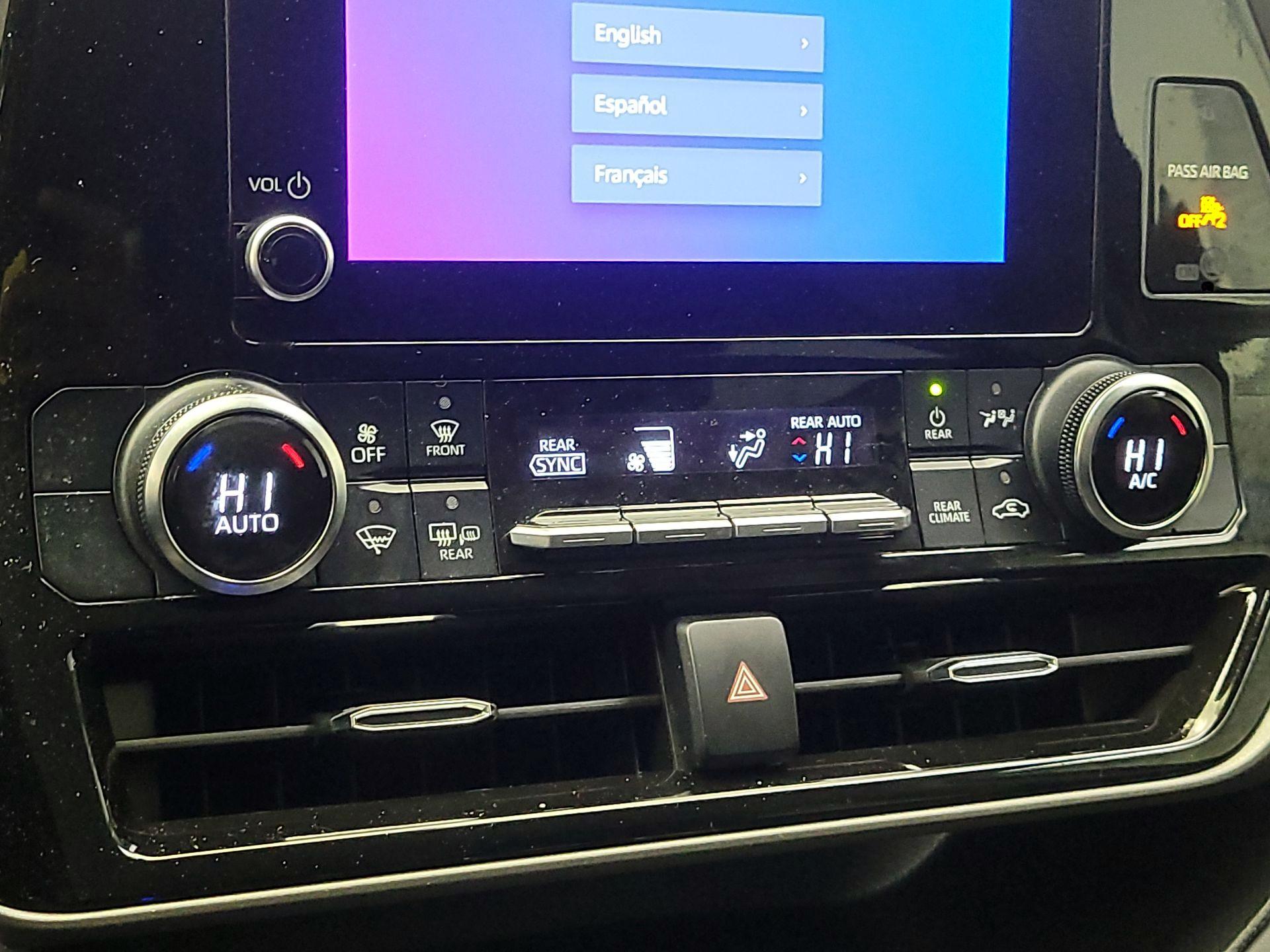 Thumbnail: 2024 Toyota Highlander - 16