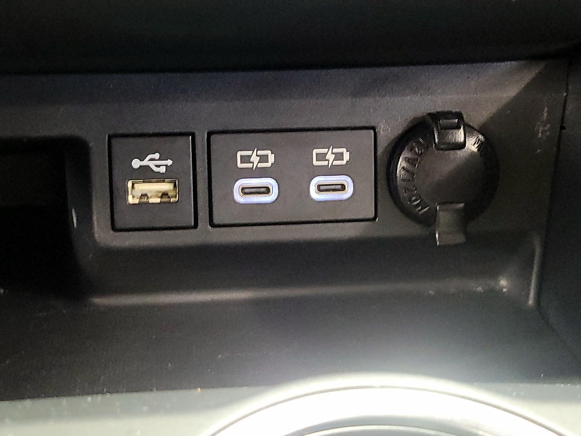 Thumbnail: 2024 Toyota Highlander - 18