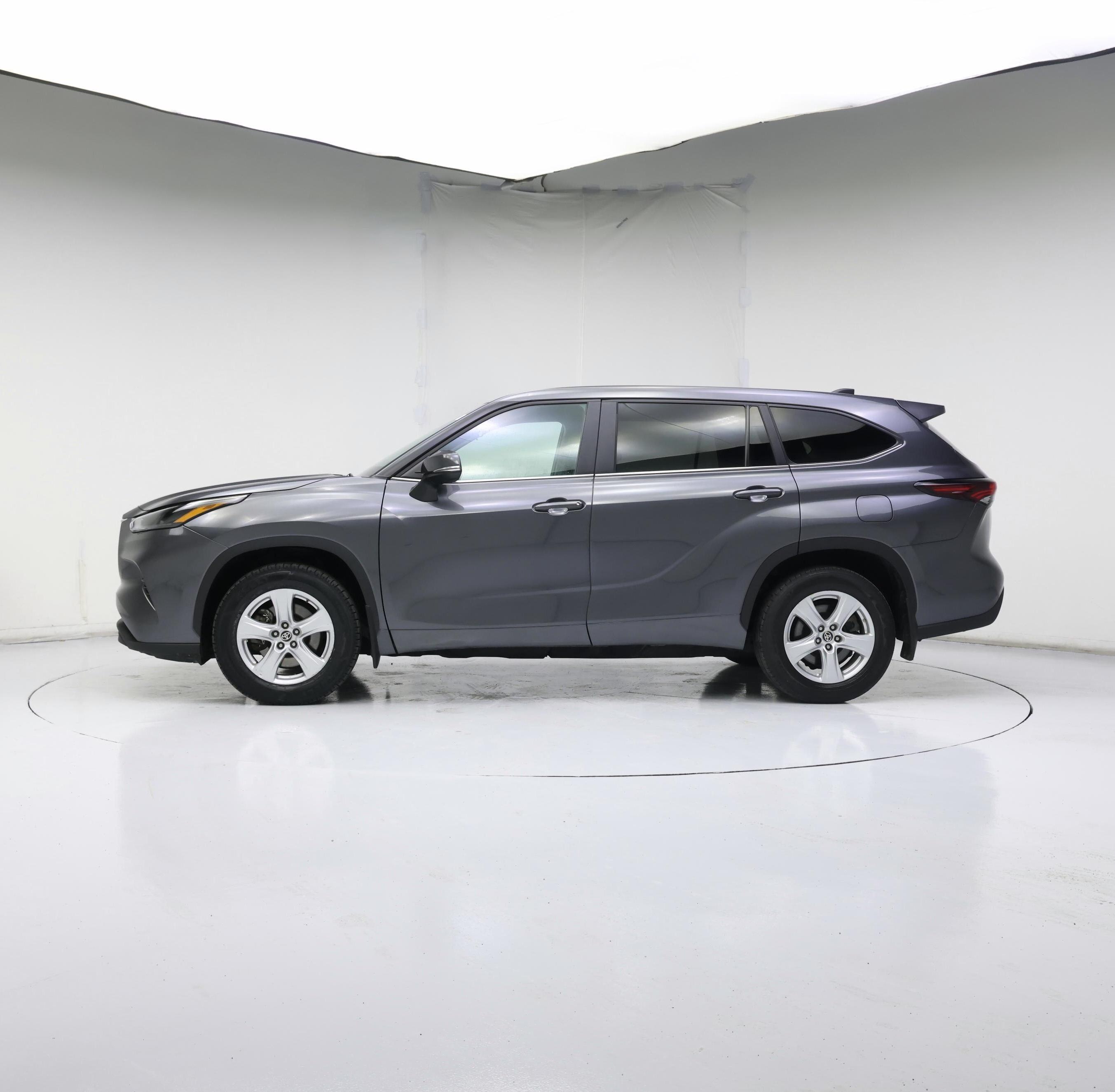 Thumbnail: 2024 Toyota Highlander - 3