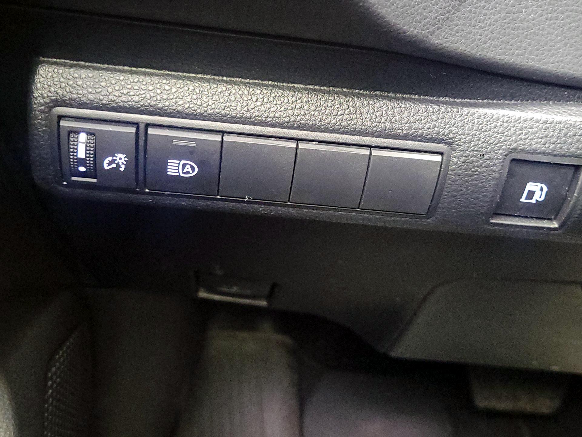 Thumbnail: 2024 Toyota Corolla - 11