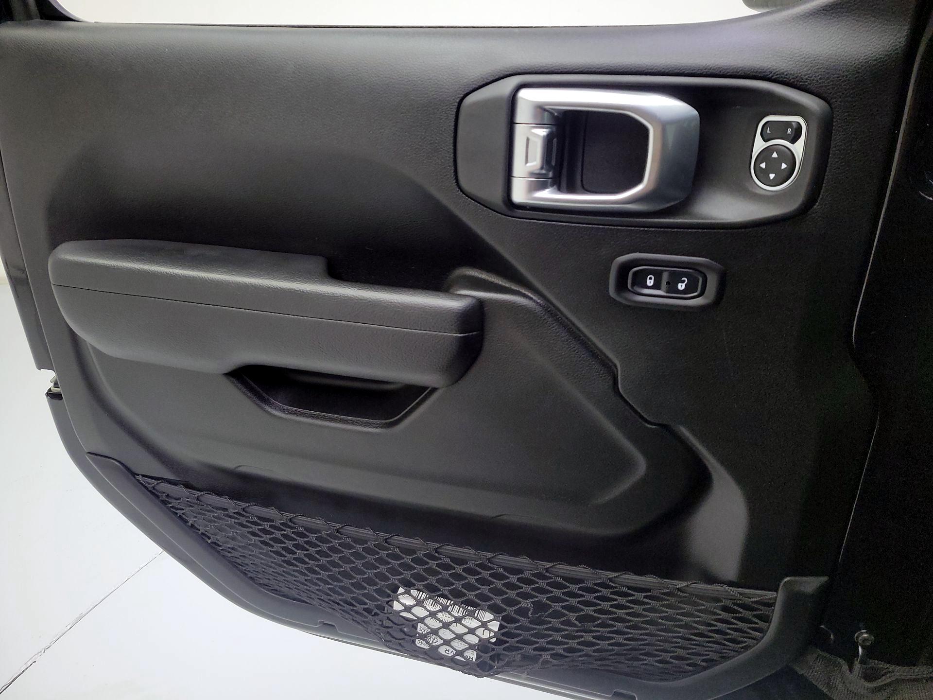 Thumbnail: 2021 Jeep Wrangler - 10