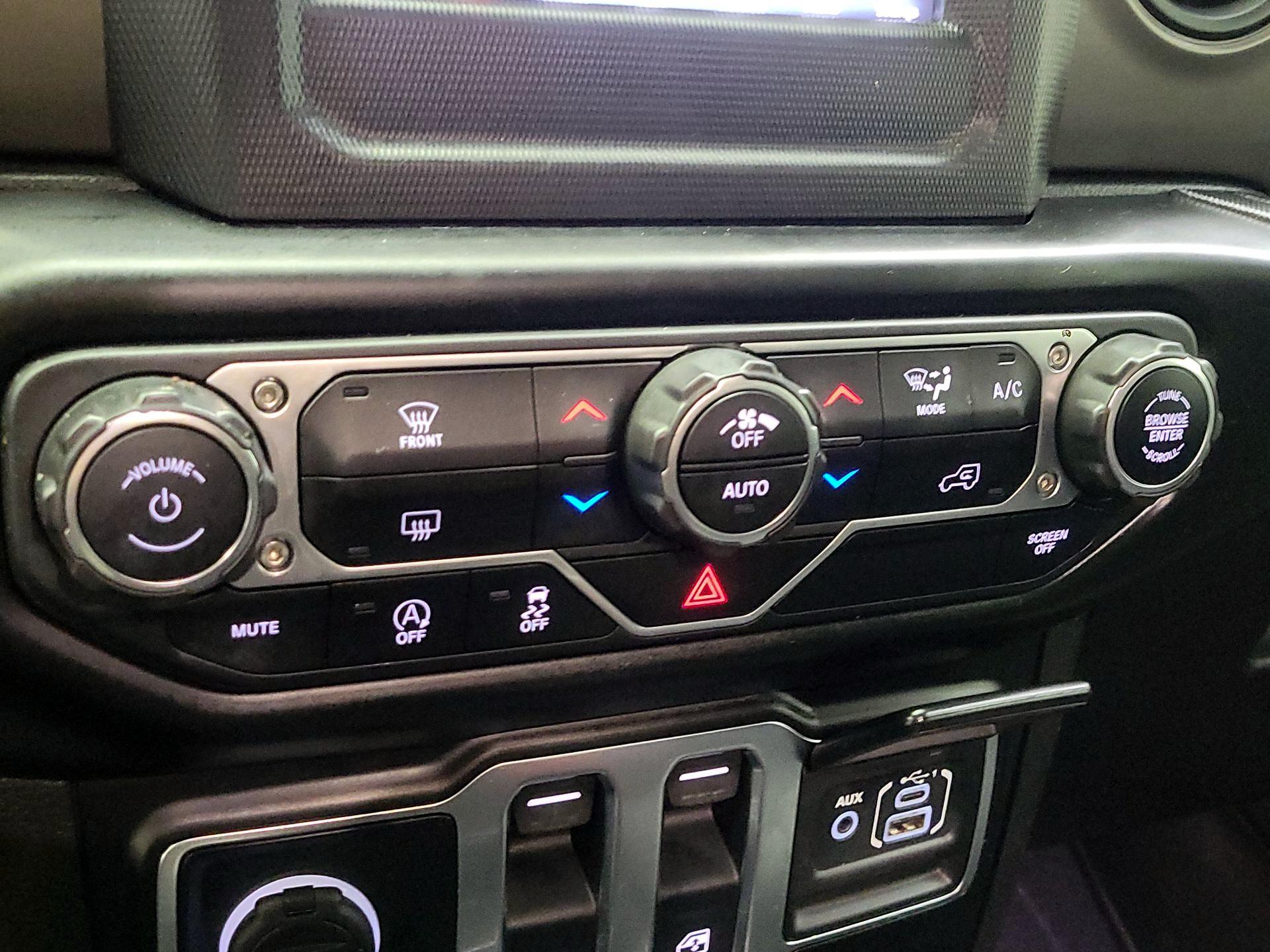 Thumbnail: 2021 Jeep Wrangler - 14