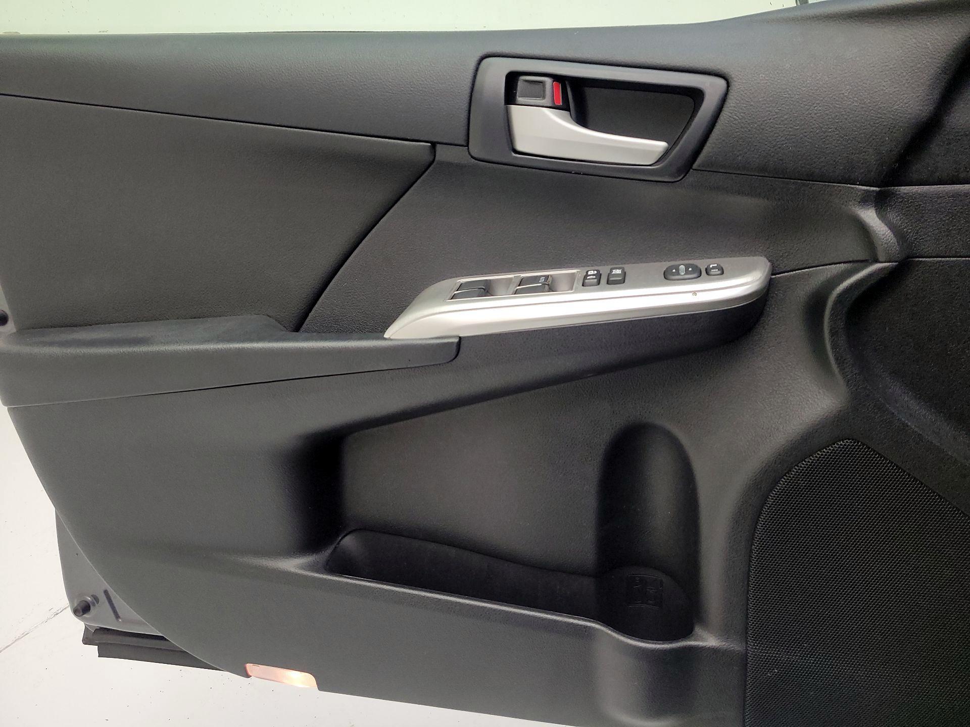 Thumbnail: 2014 Toyota Camry - 10