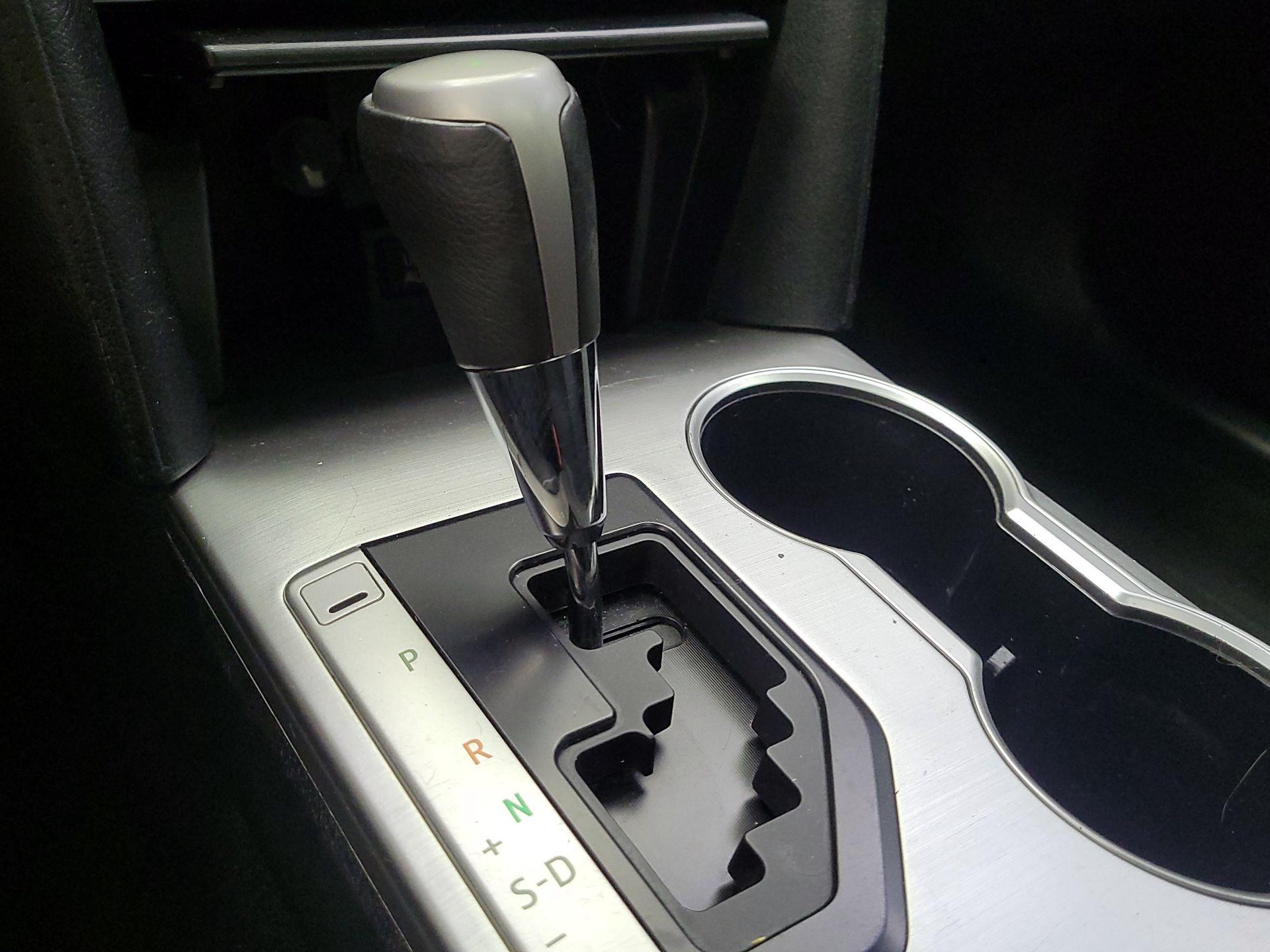 Thumbnail: 2014 Toyota Camry - 14