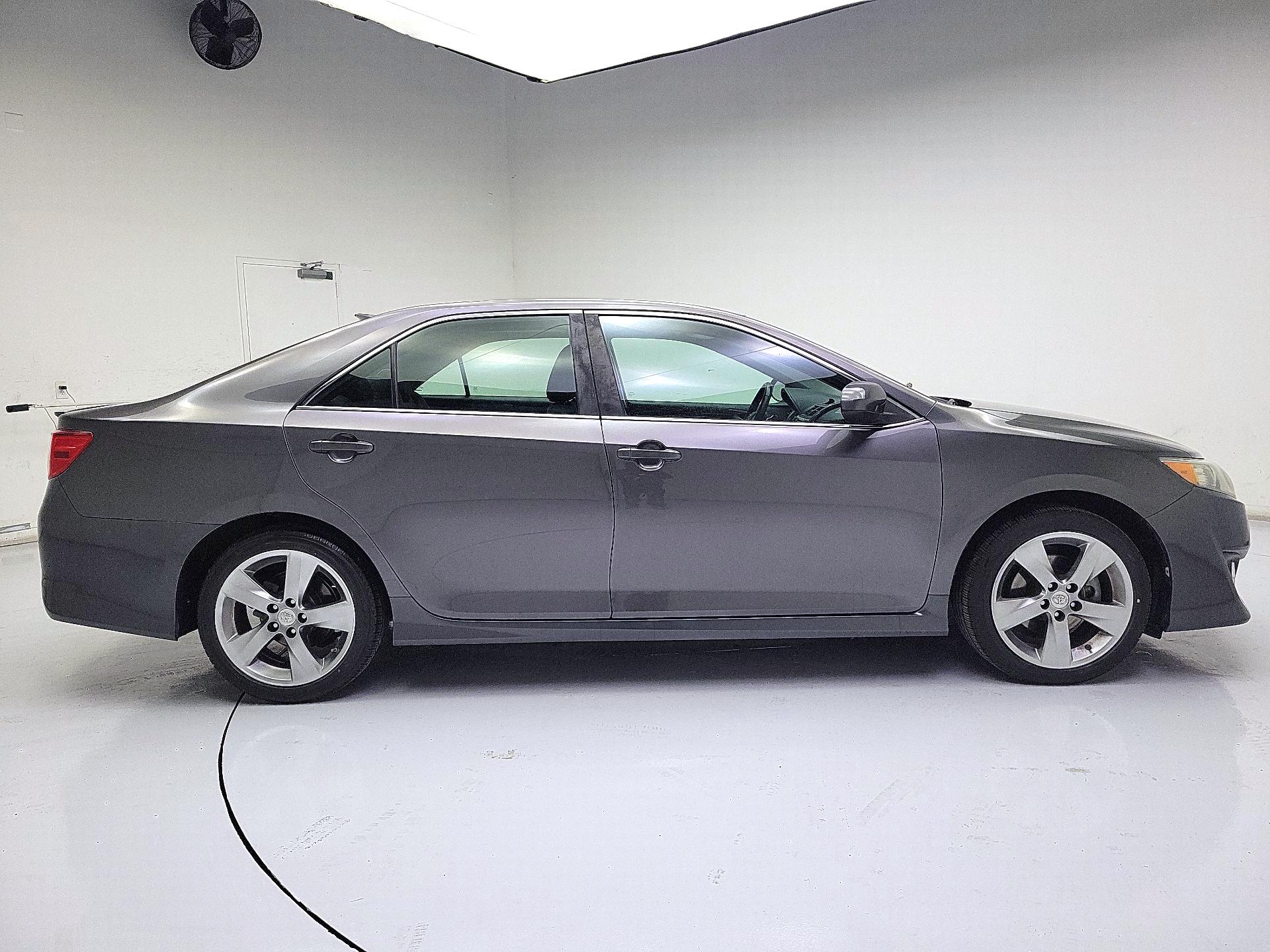 Thumbnail: 2014 Toyota Camry - 4