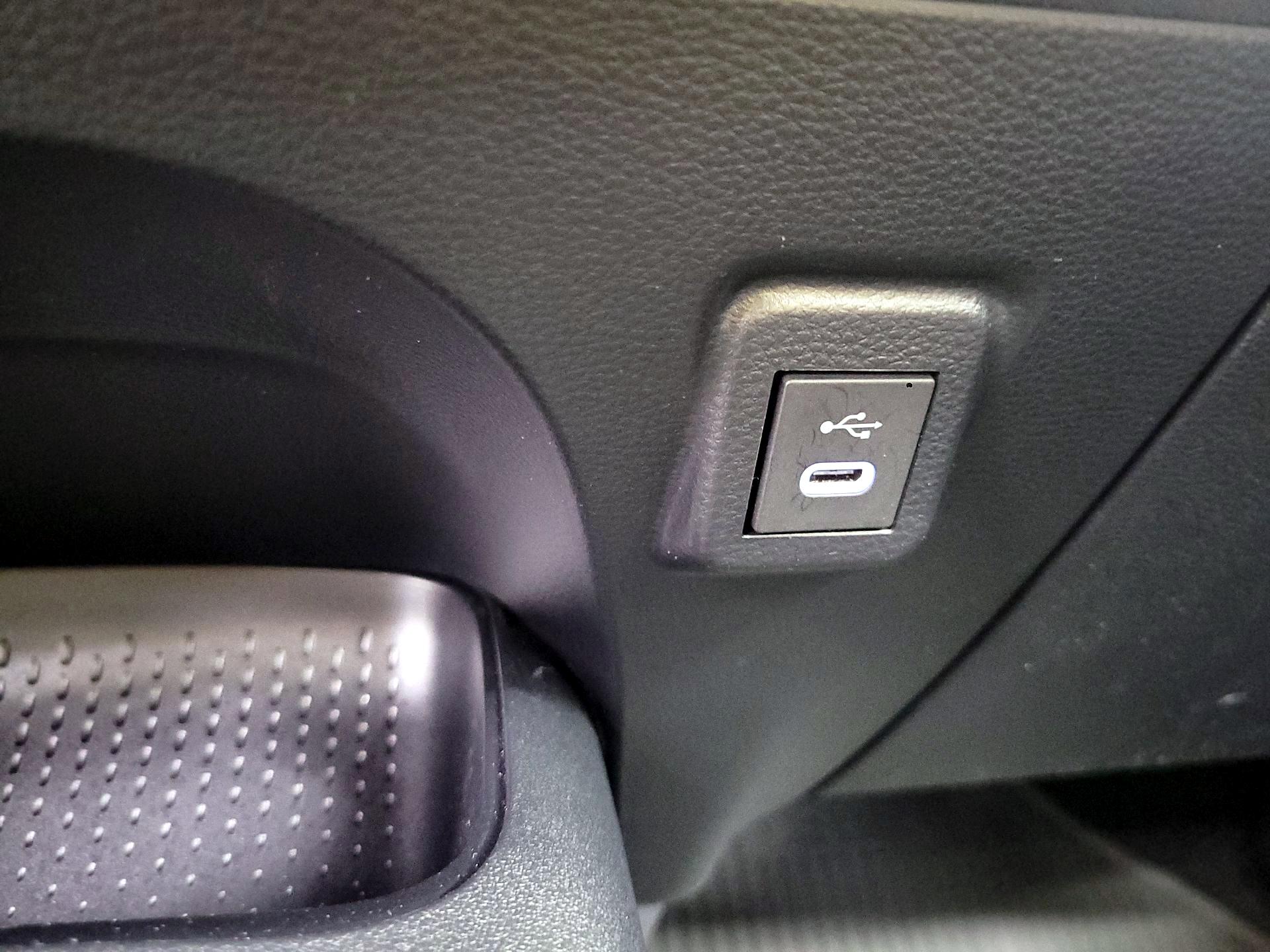 Thumbnail: 2025 Toyota Corolla - 17