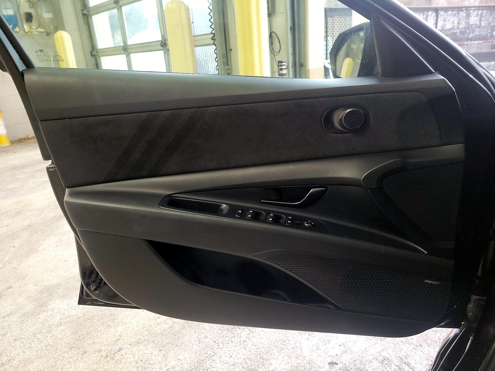 Thumbnail: 2023 Hyundai Elantra - 10