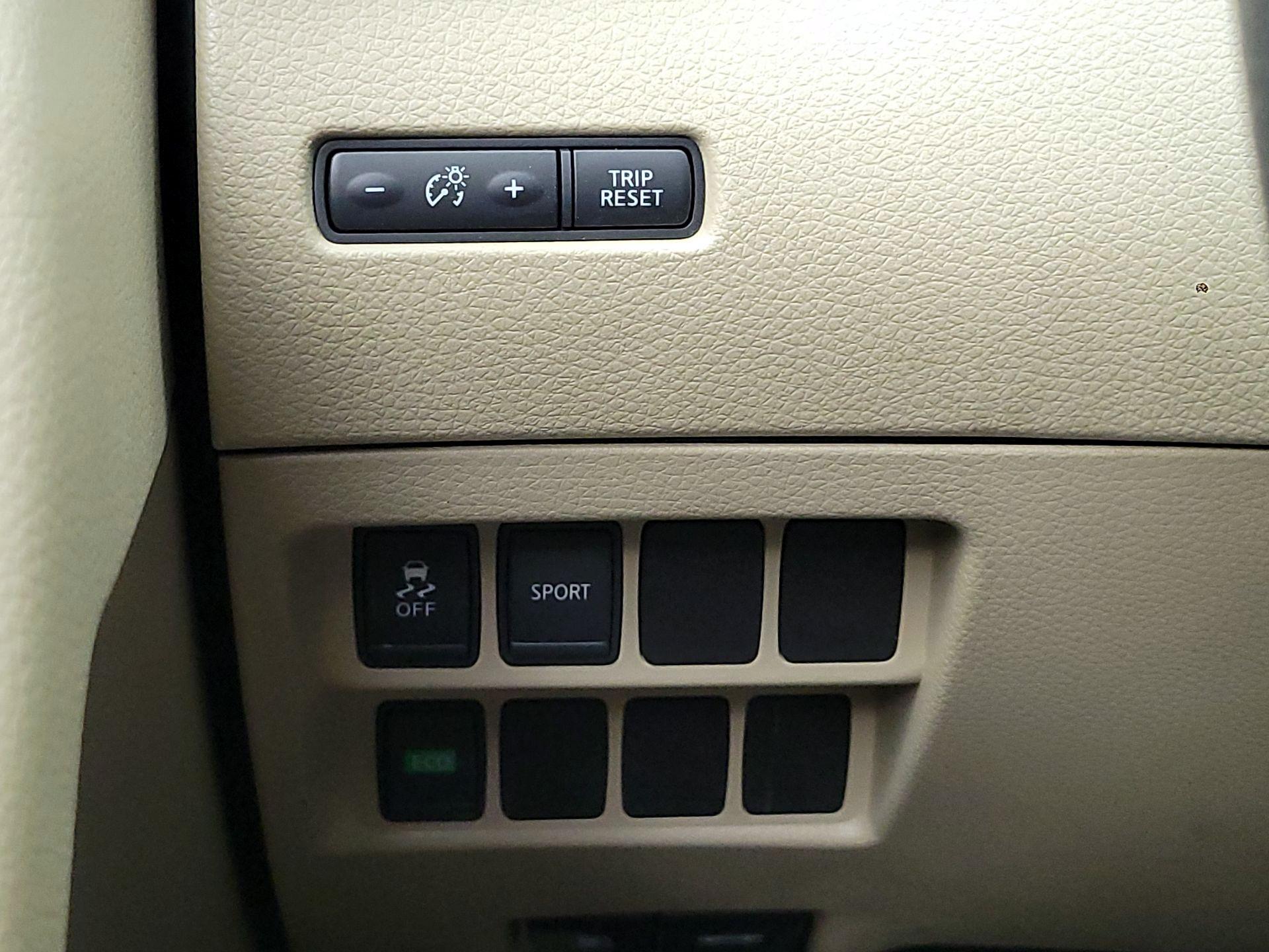 Thumbnail: 2016 Nissan Rogue - 13