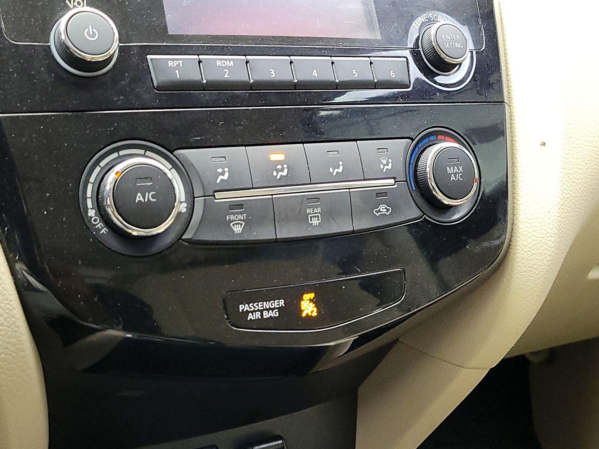 Thumbnail: 2016 Nissan Rogue - 16