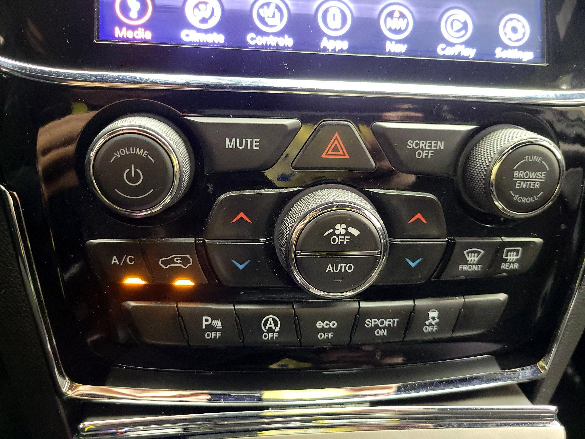 Thumbnail: 2020 Jeep Grand Cherokee - 15