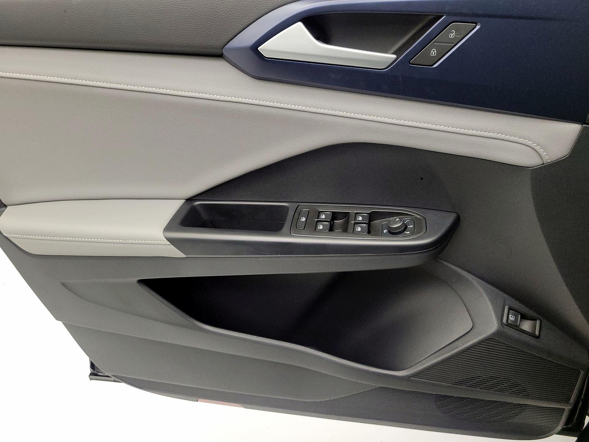 Thumbnail: 2024 Volkswagen Taos - 10