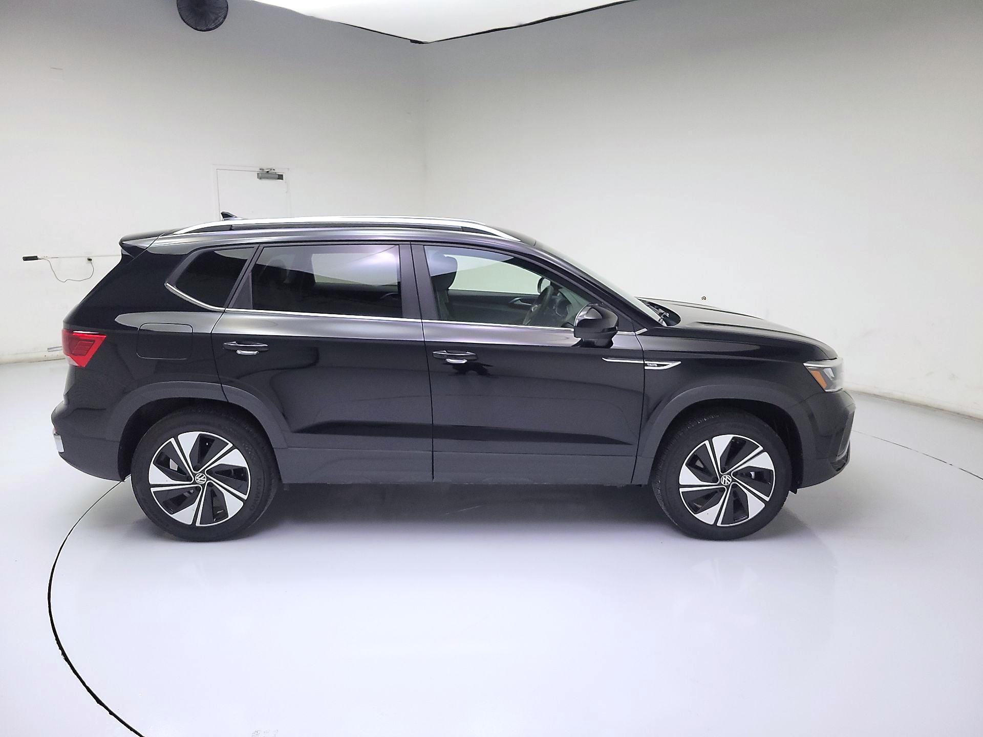 Thumbnail: 2024 Volkswagen Taos - 4