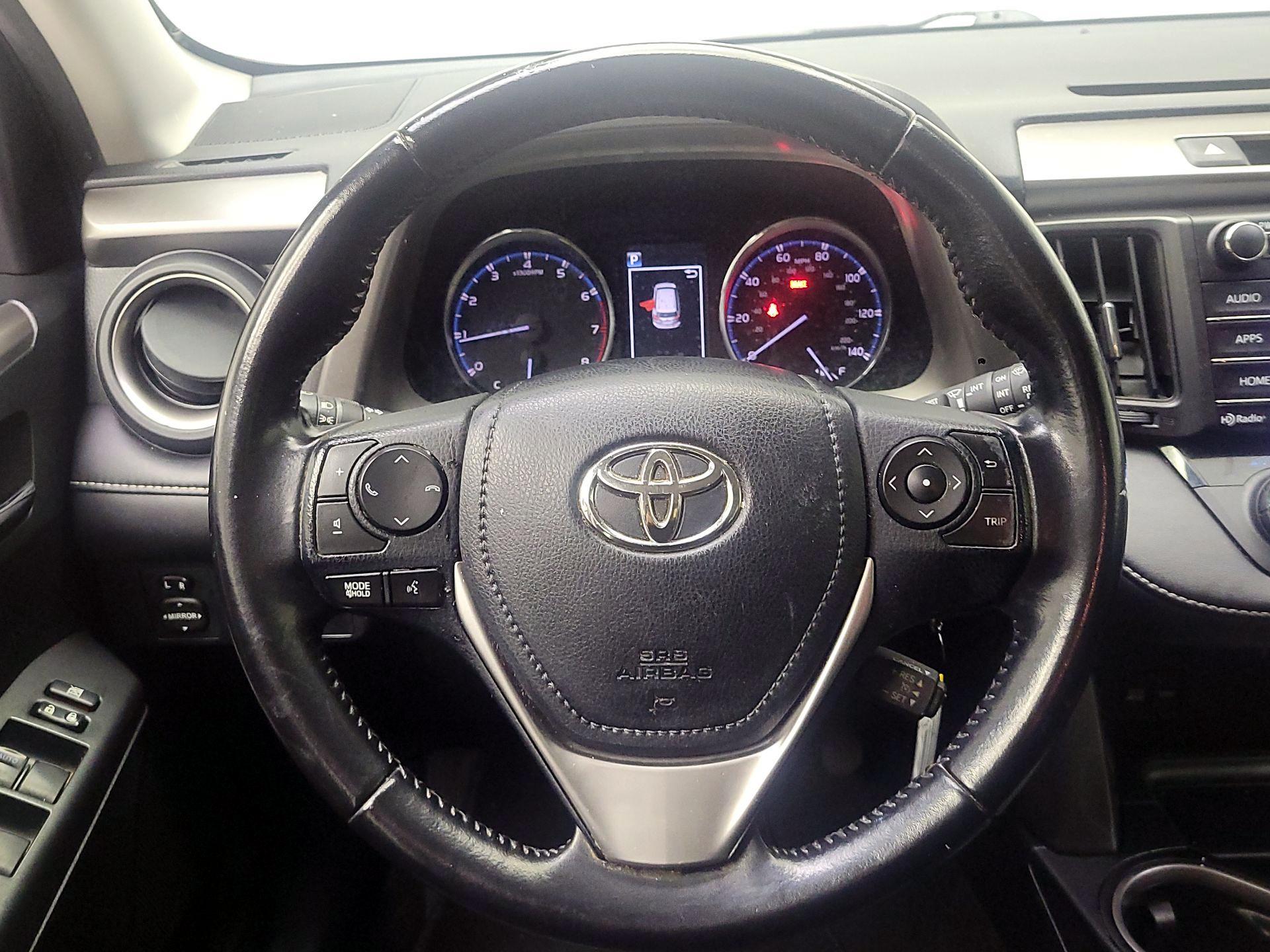 Thumbnail: 2016 Toyota RAV4 - 10