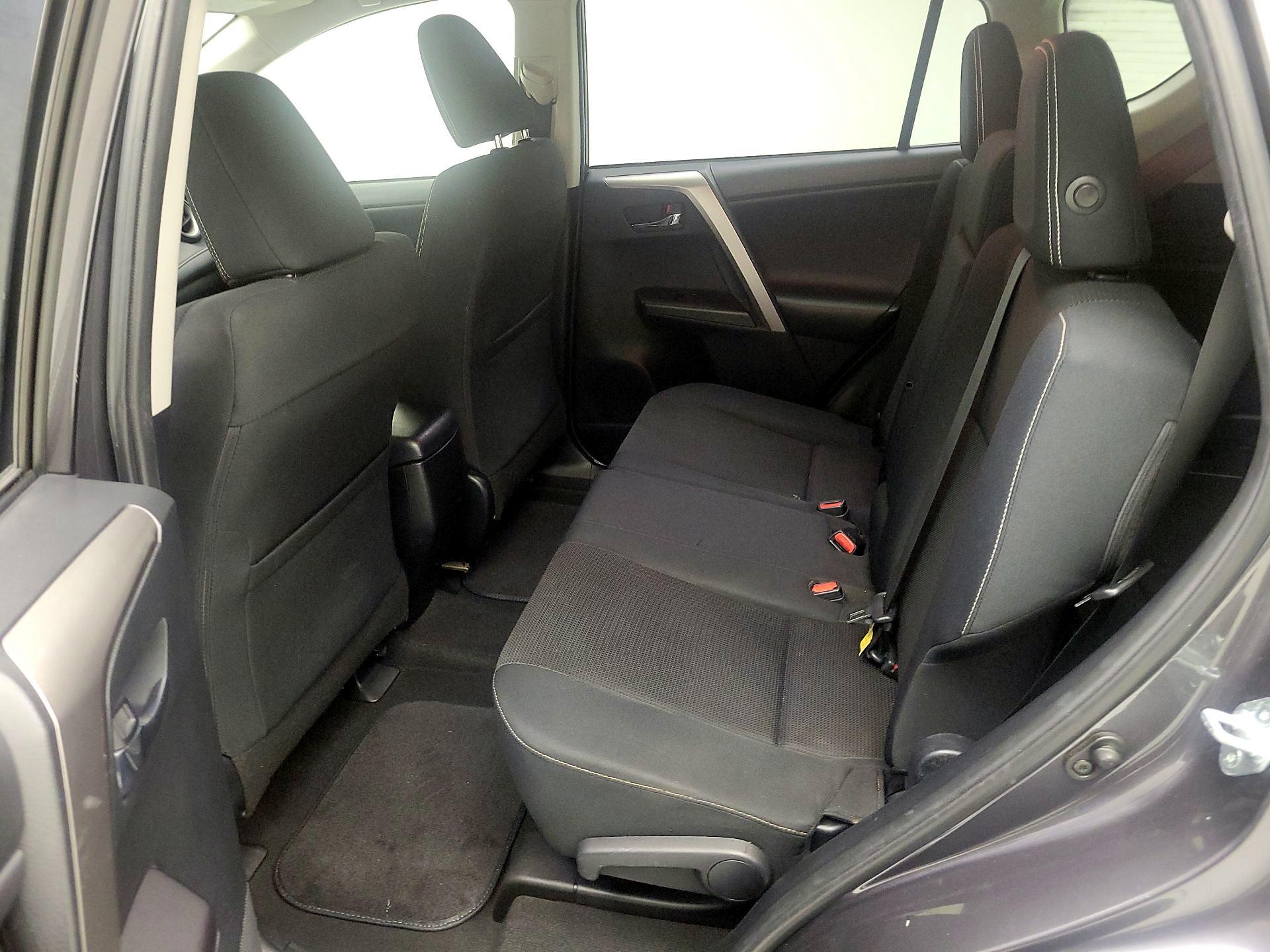 Thumbnail: 2016 Toyota RAV4 - 20