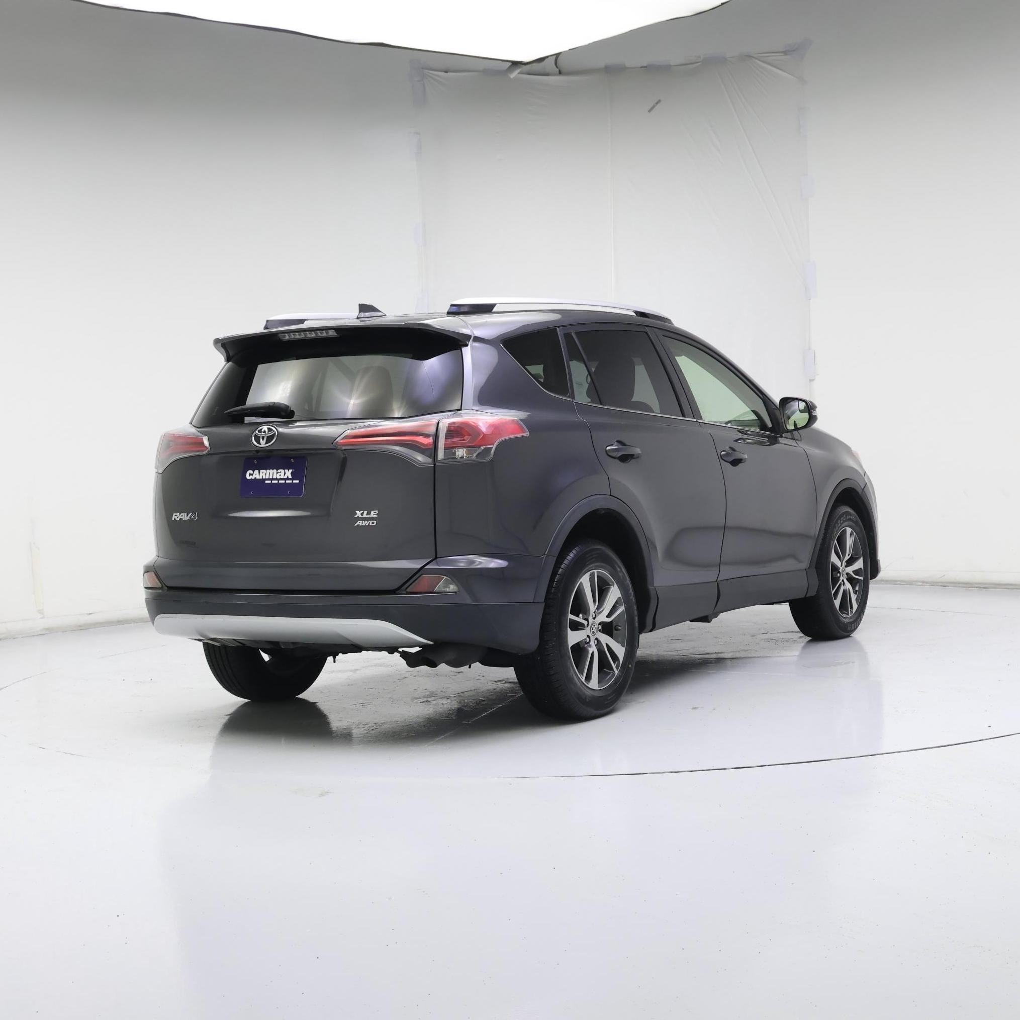 Thumbnail: 2016 Toyota RAV4 - 8