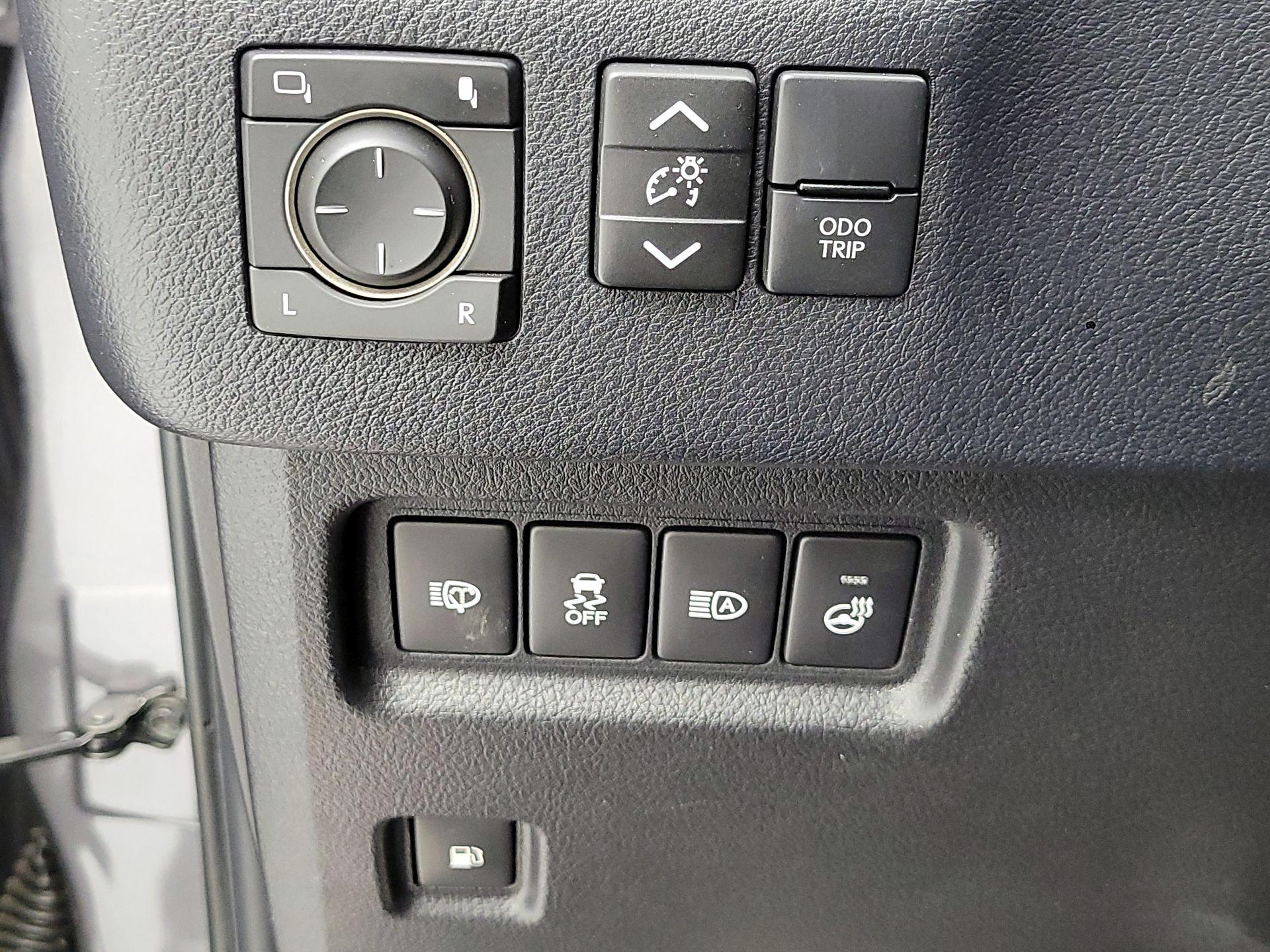 Thumbnail: 2023 Lexus GX - 13