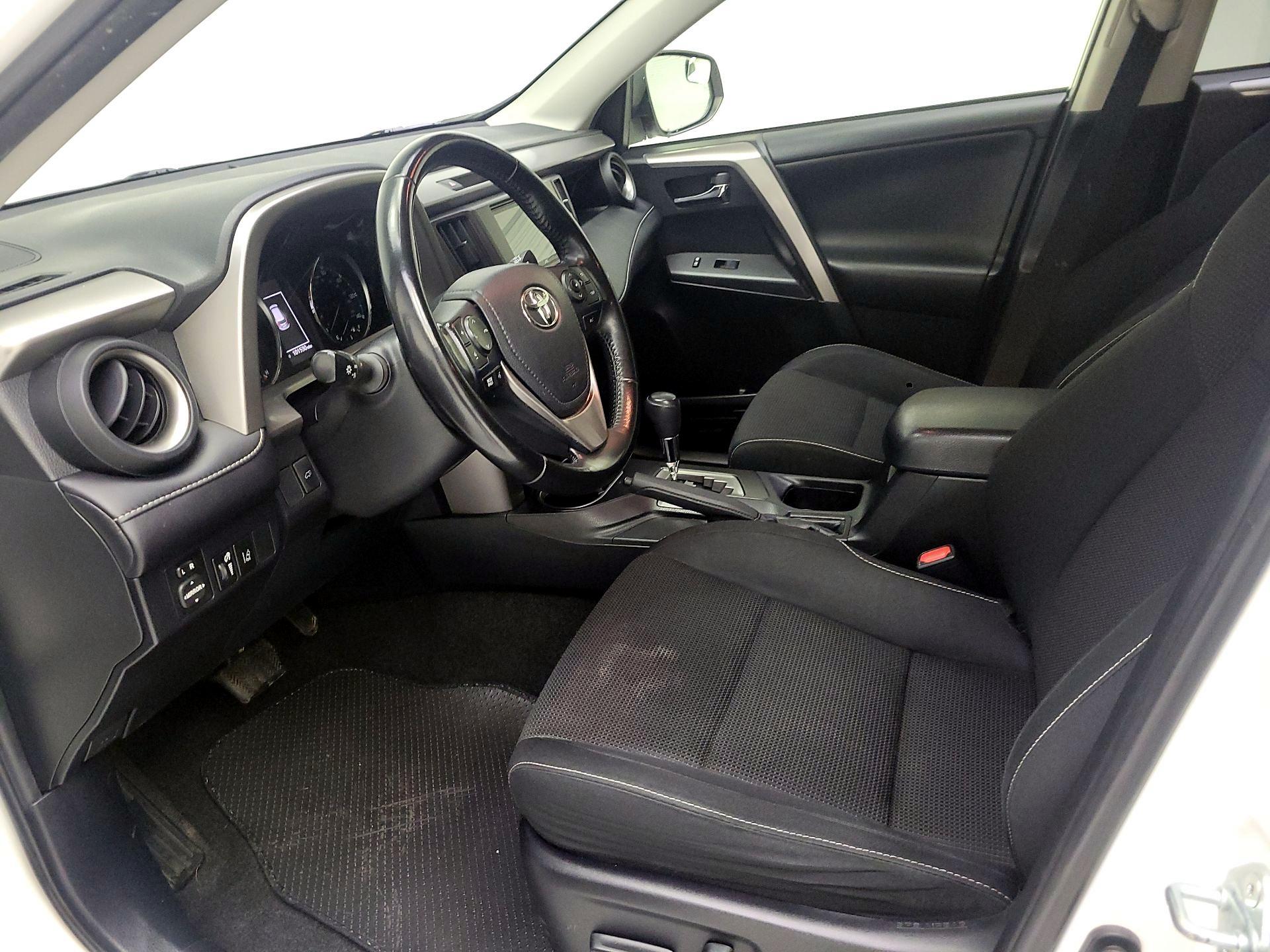 Thumbnail: 2018 Toyota RAV4 - 11