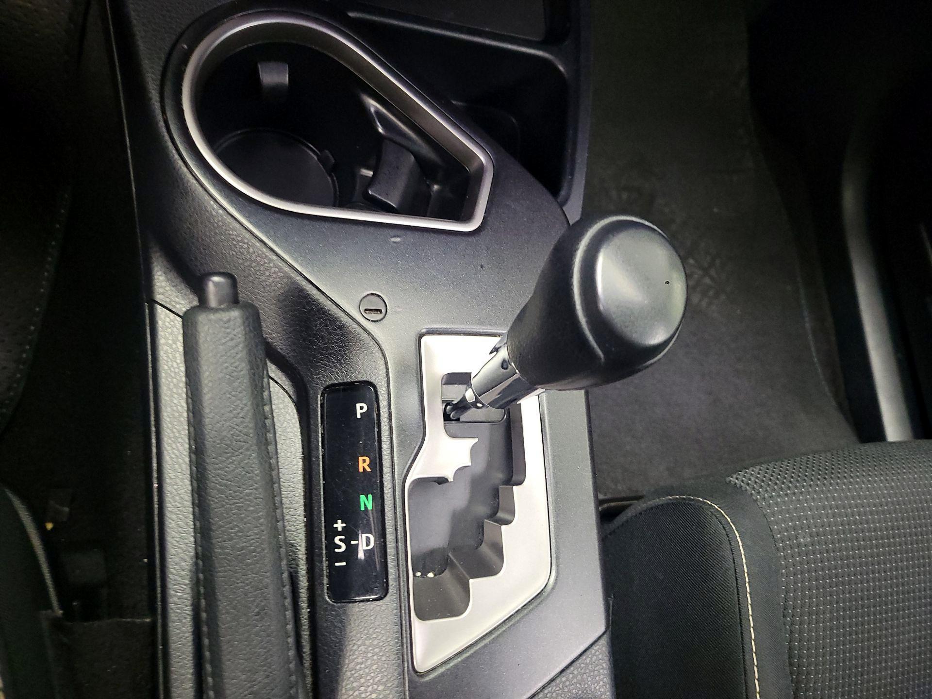 Thumbnail: 2018 Toyota RAV4 - 17