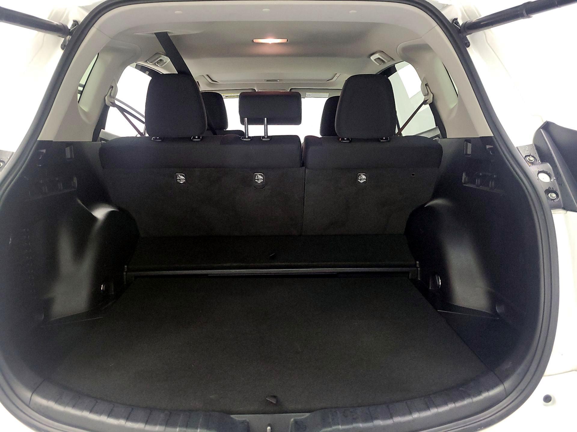 Thumbnail: 2018 Toyota RAV4 - 20