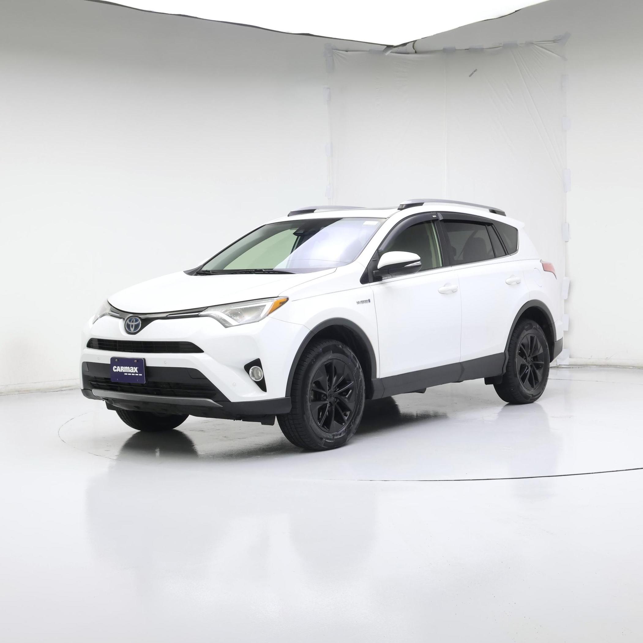 Thumbnail: 2018 Toyota RAV4 - 4