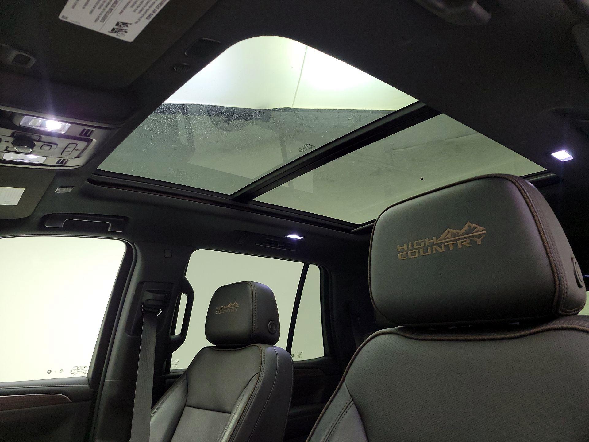 Thumbnail: 2022 Chevrolet Tahoe - 19