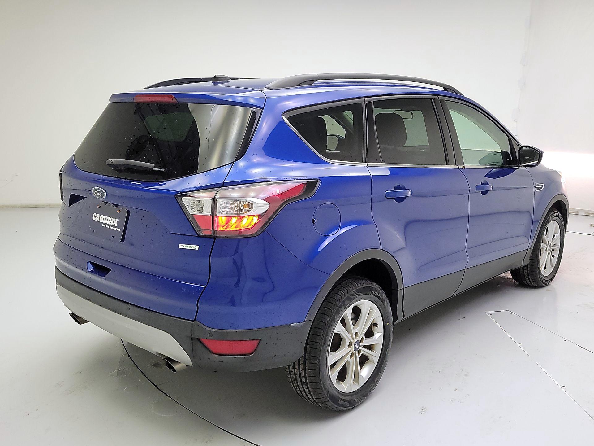 Thumbnail: 2017 Ford Escape - 5