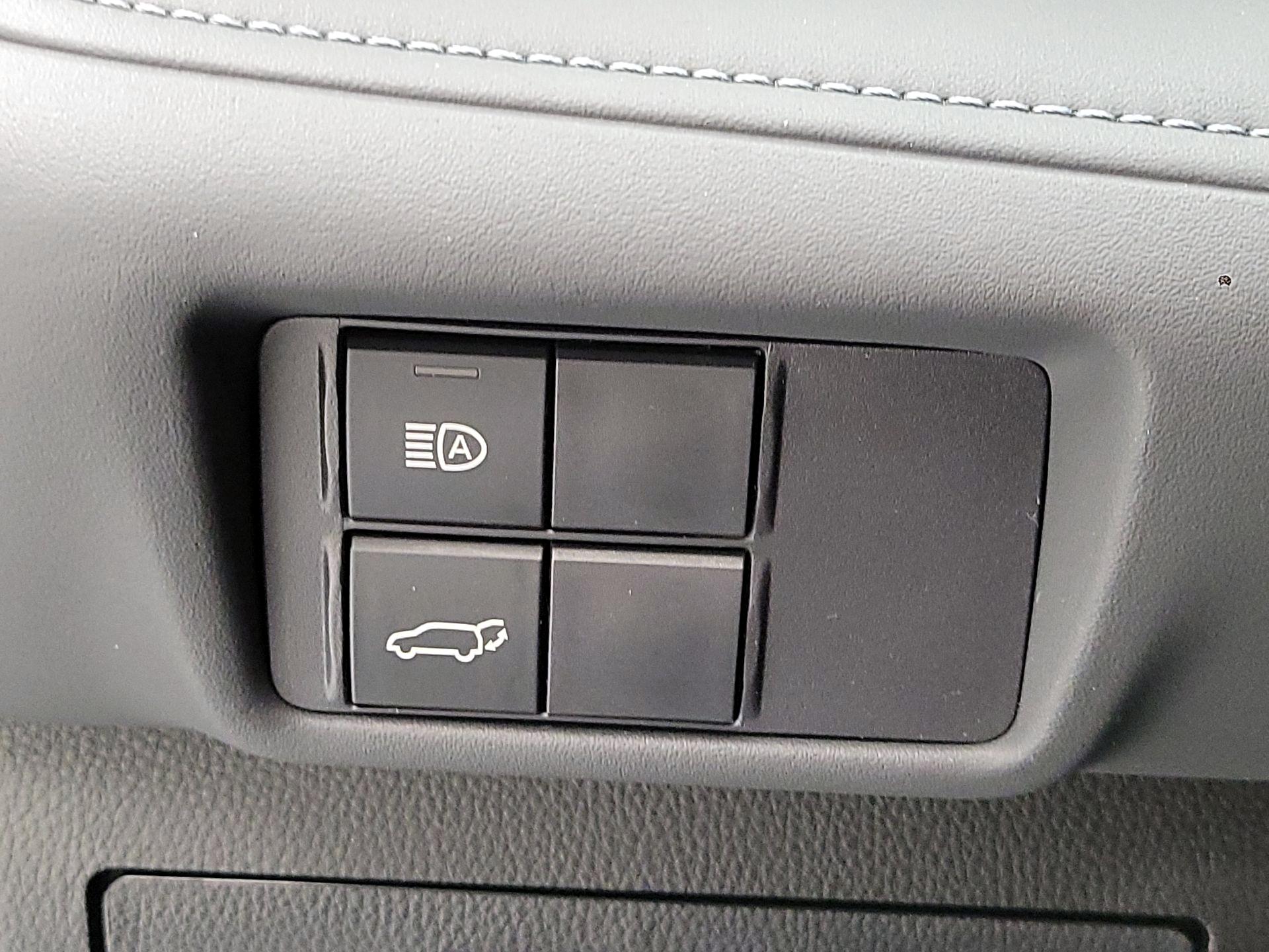 Thumbnail: 2024 Toyota Highlander - 11