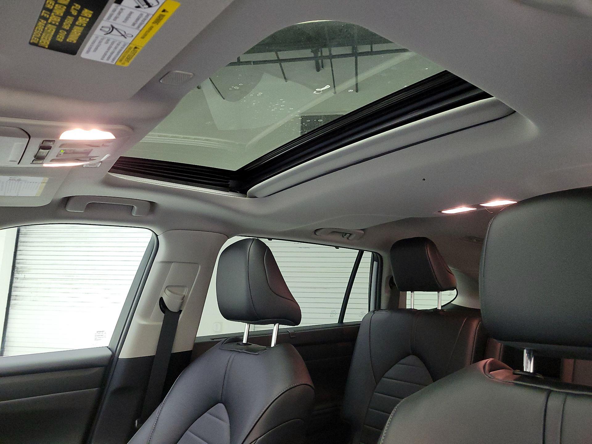 Thumbnail: 2024 Toyota Highlander - 17