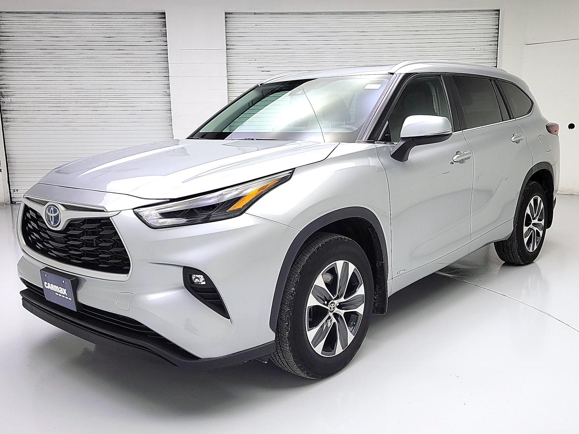 Thumbnail: 2024 Toyota Highlander - 3
