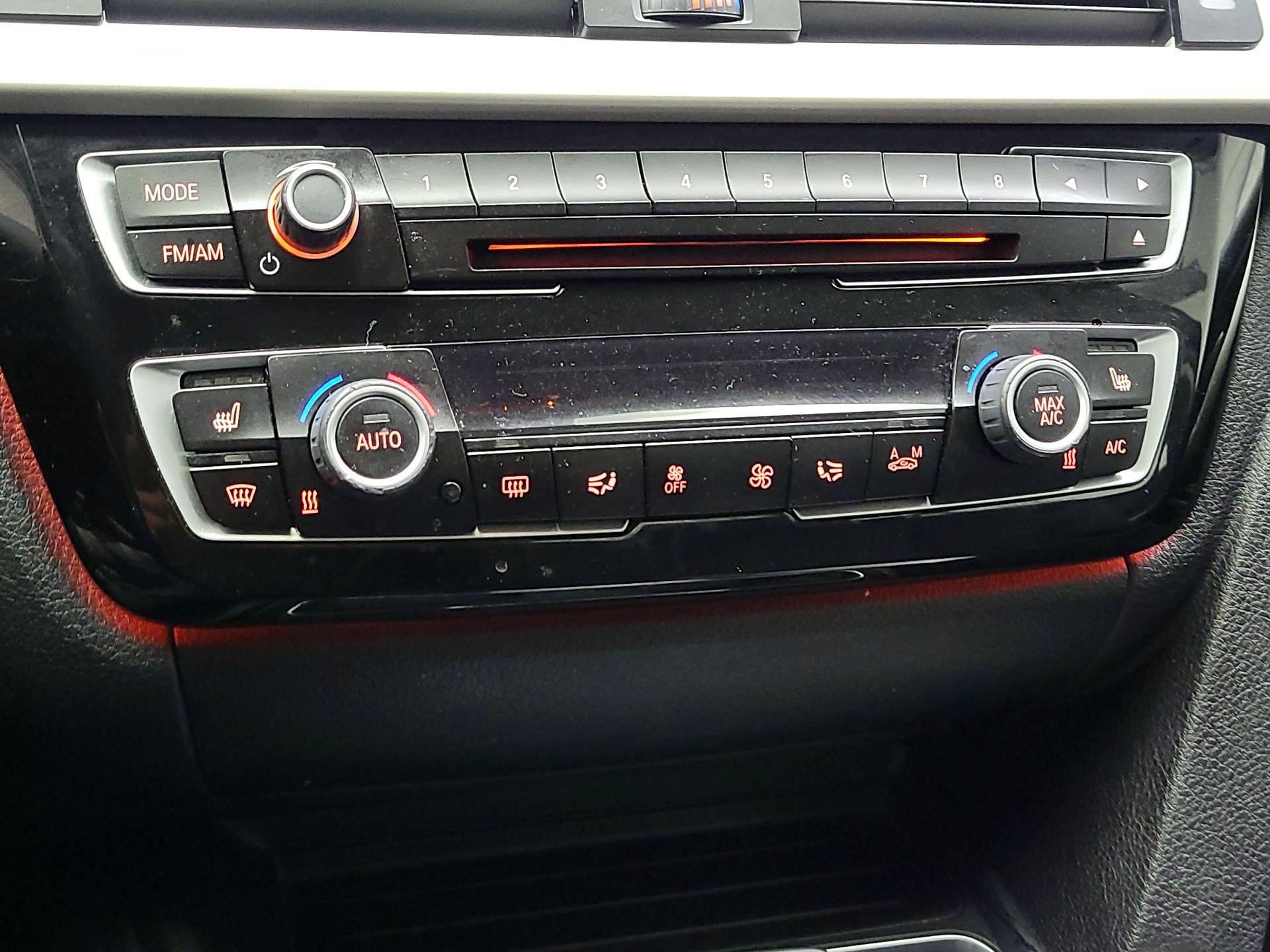 Thumbnail: 2016 BMW 3 Series - 14