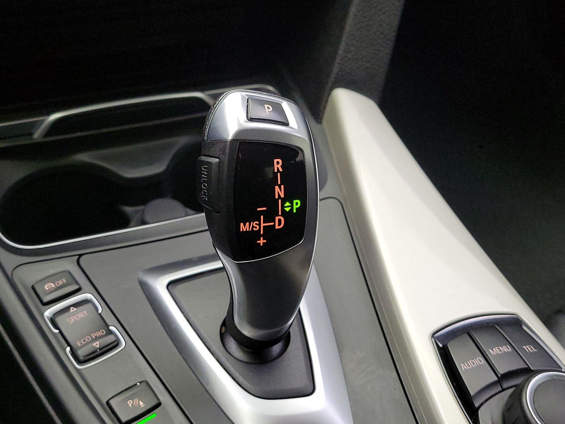 Thumbnail: 2016 BMW 3 Series - 15