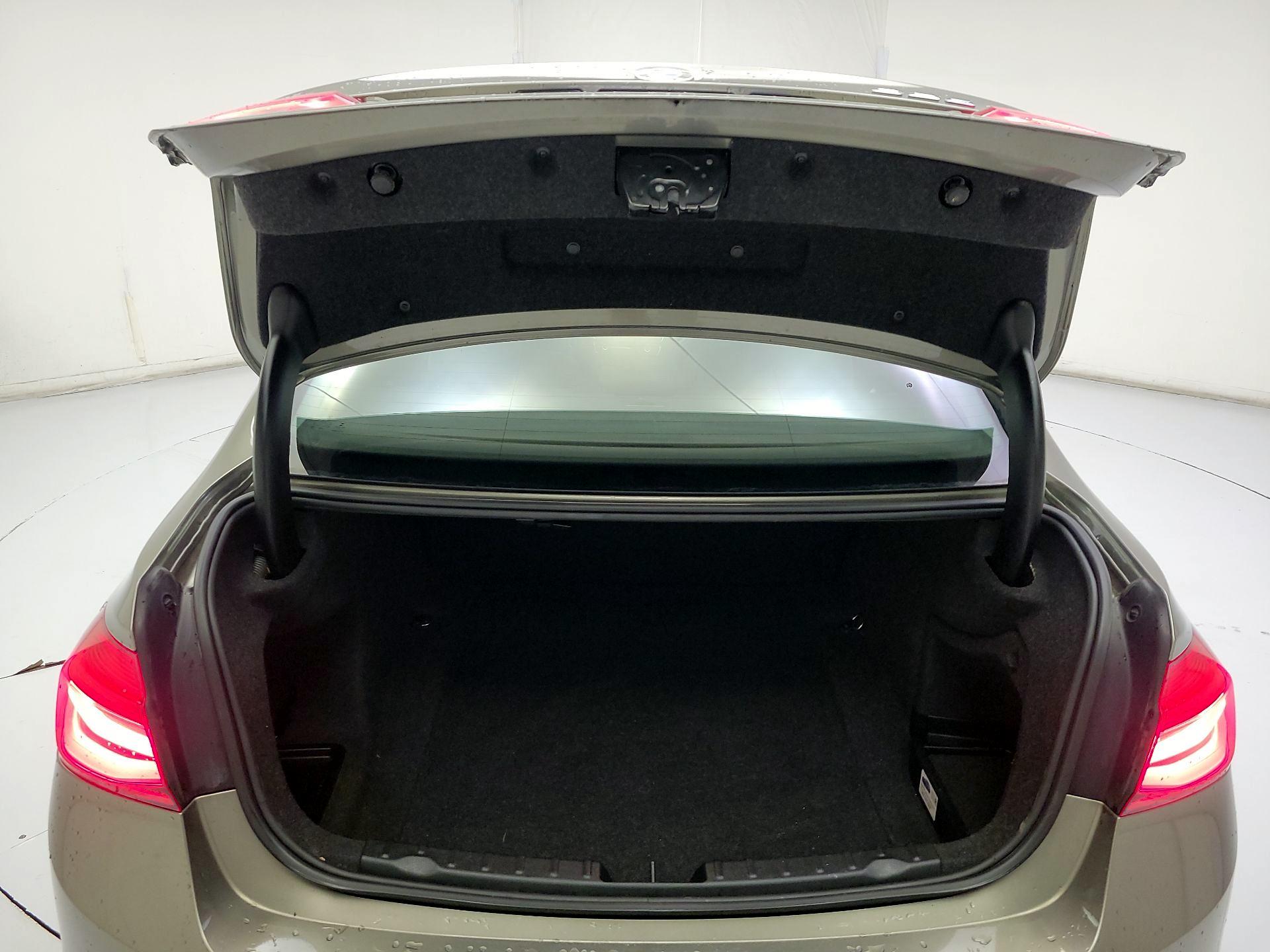 Thumbnail: 2016 BMW 3 Series - 18