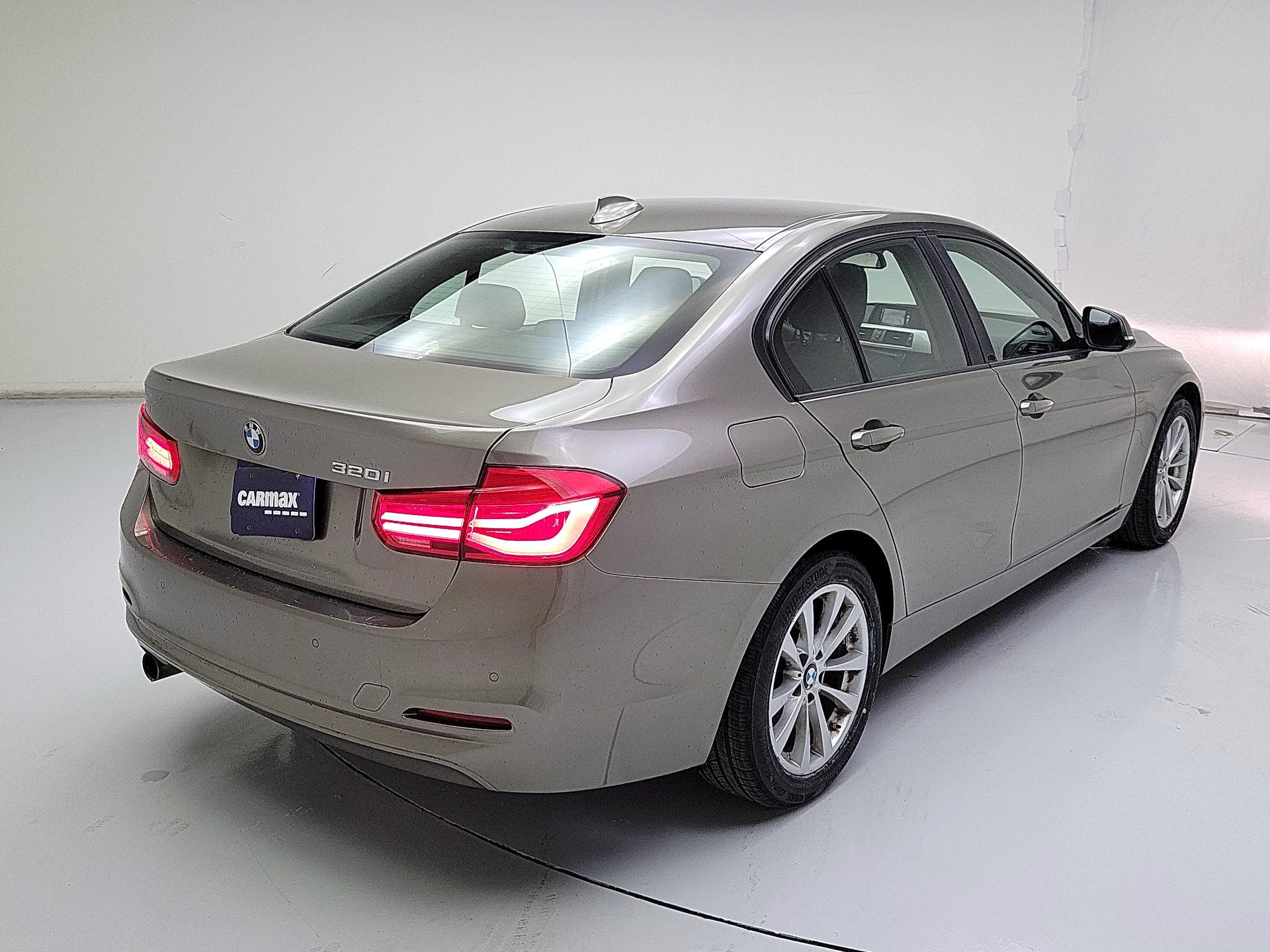 Thumbnail: 2016 BMW 3 Series - 5