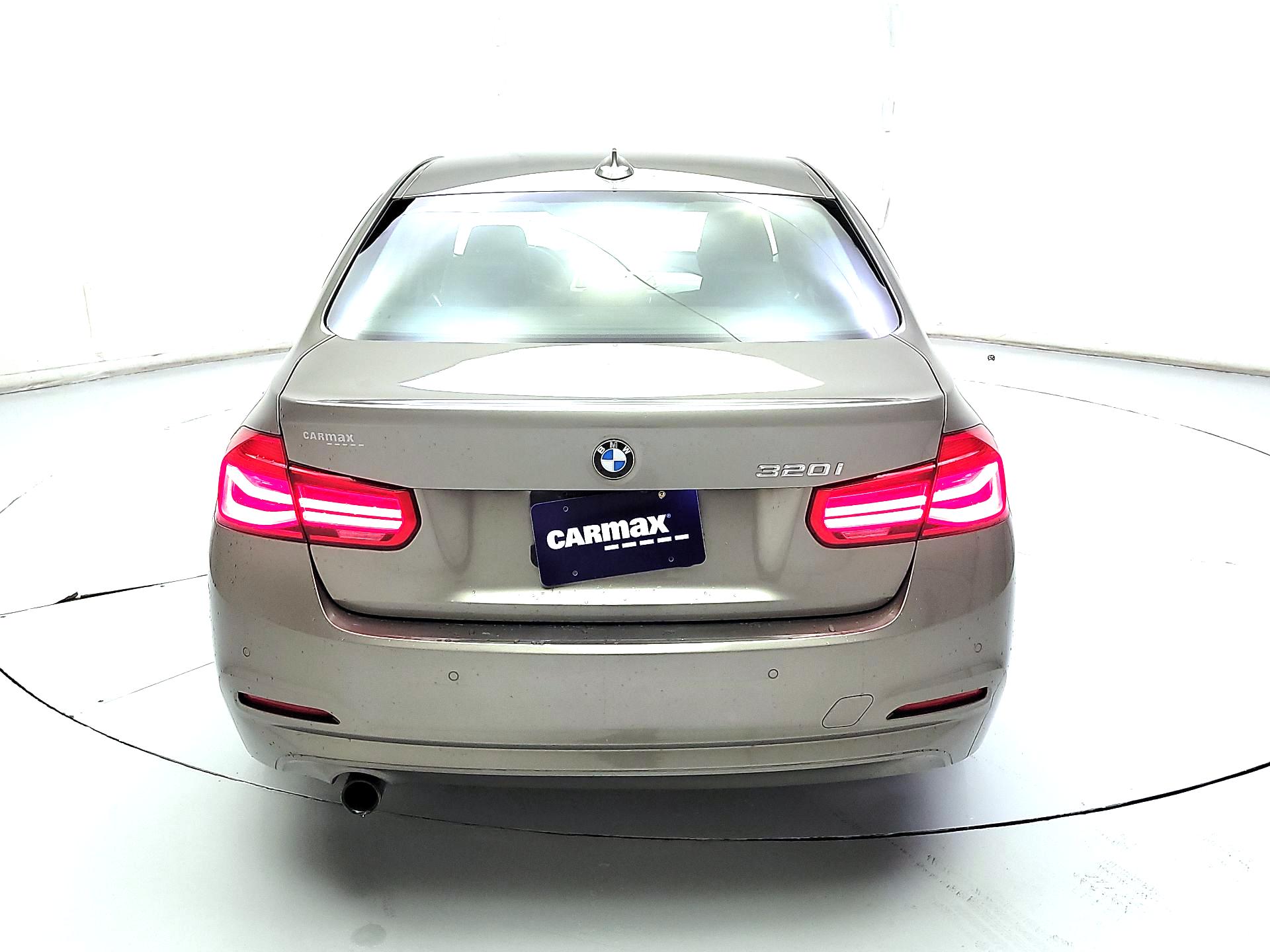 Thumbnail: 2016 BMW 3 Series - 6