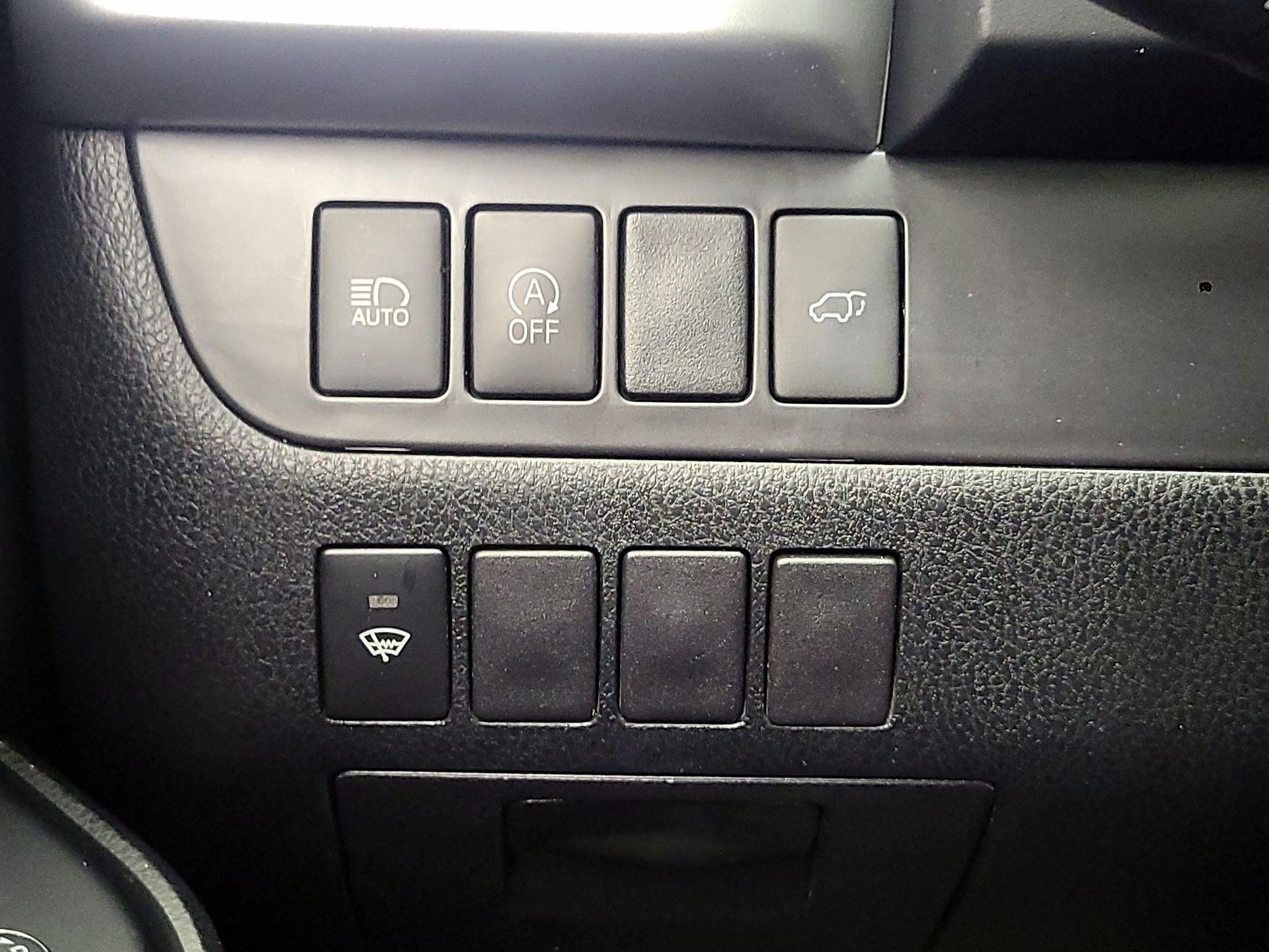 Thumbnail: 2019 Toyota Highlander - 11