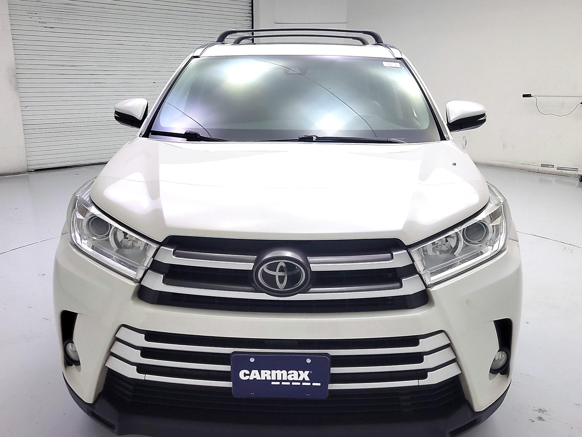 Thumbnail: 2019 Toyota Highlander - 2