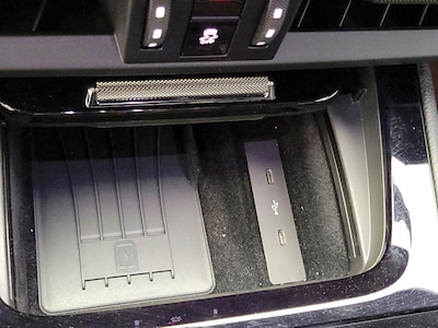 USB/AUX Ports