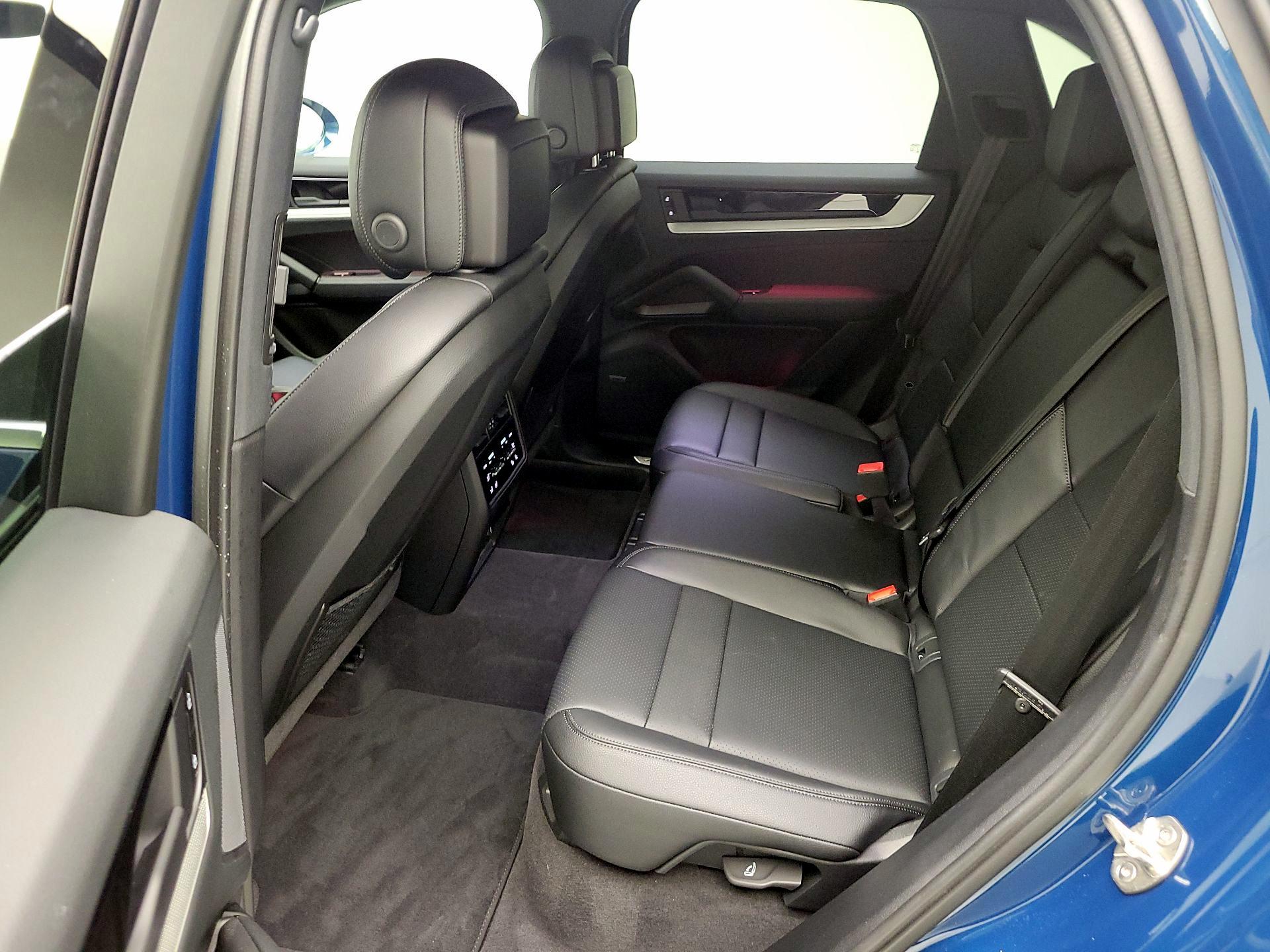 Thumbnail: 2024 Porsche Cayenne - 19