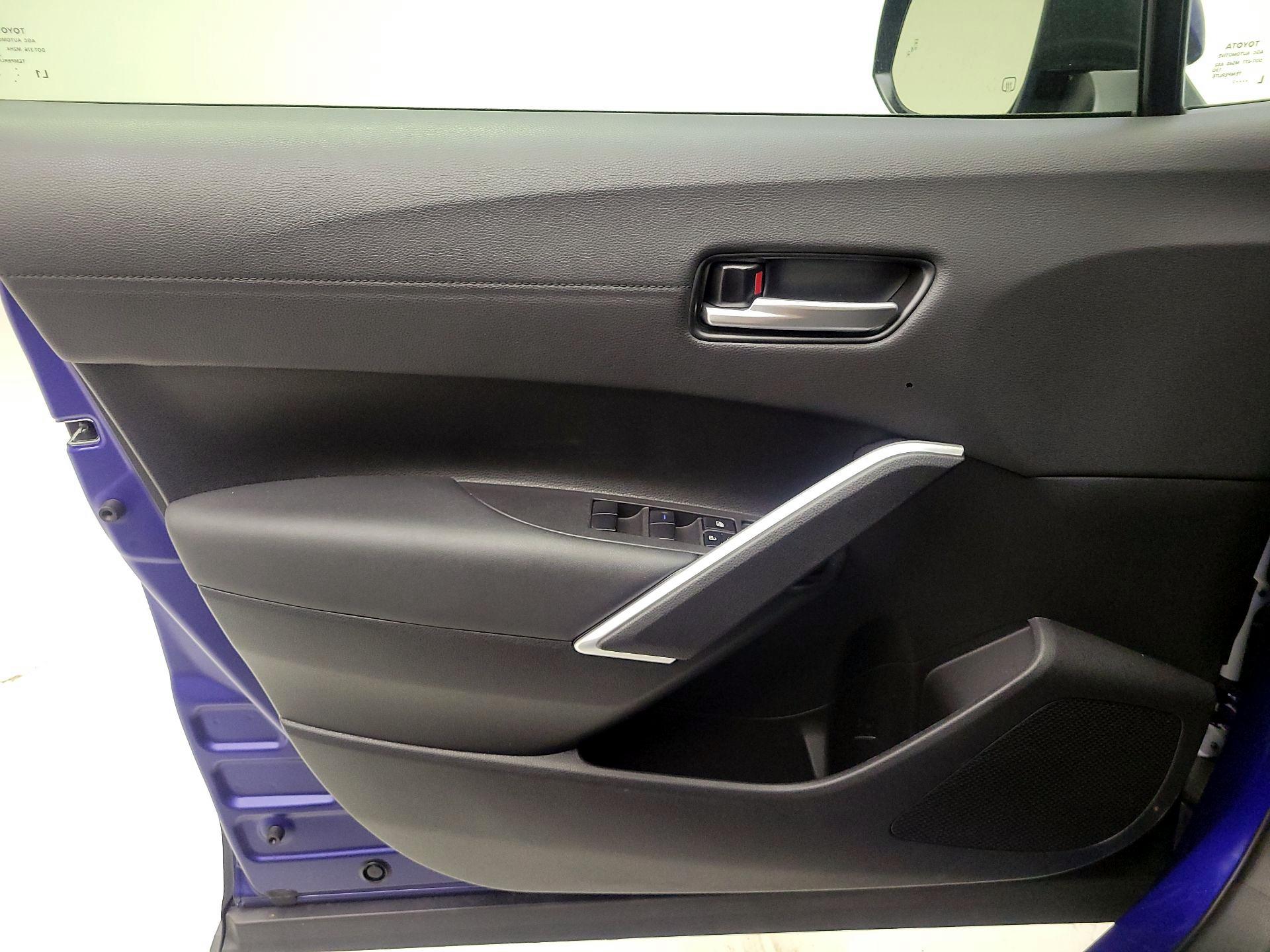 Thumbnail: 2022 Toyota Corolla Cross - 10