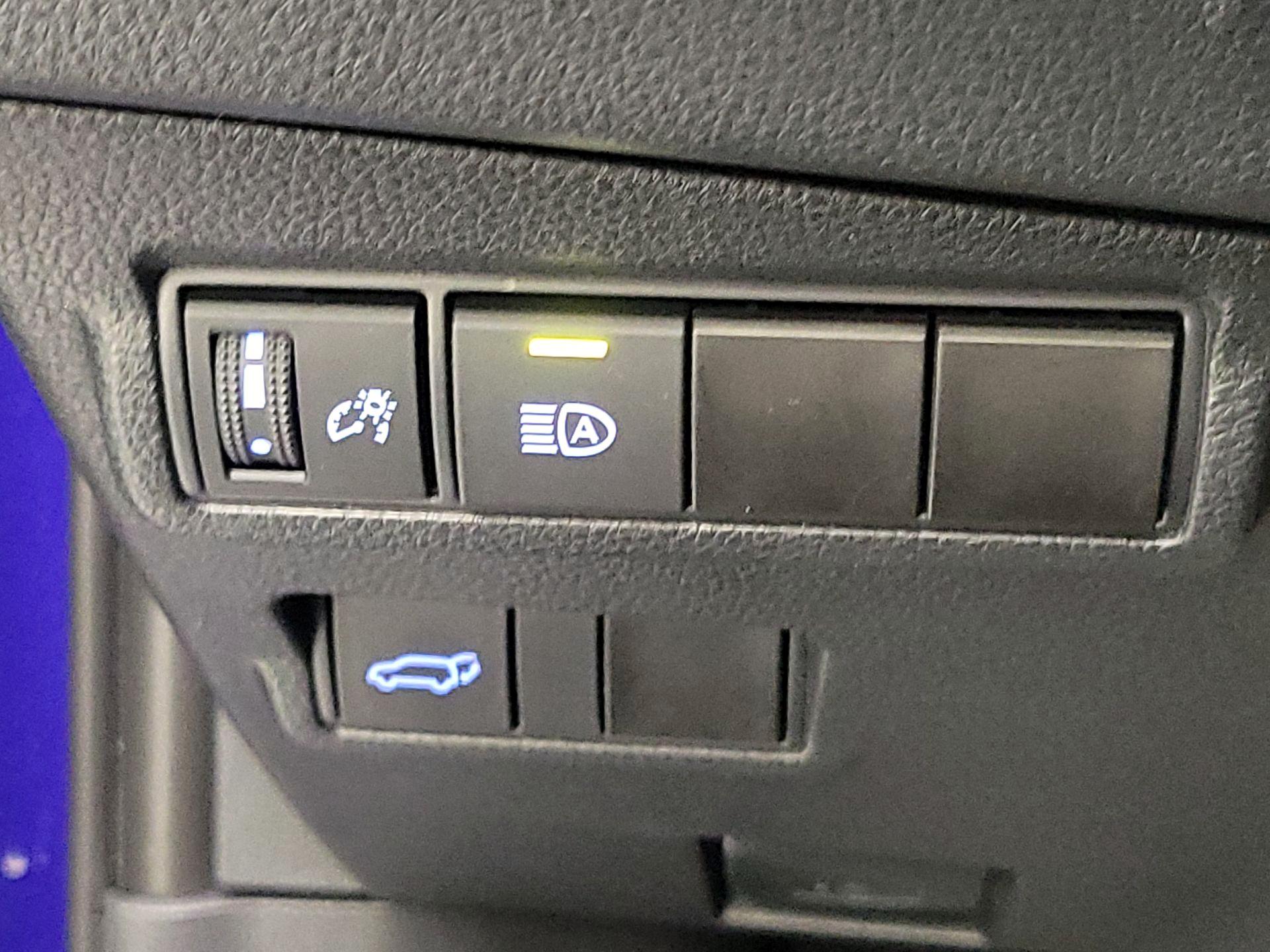 Thumbnail: 2022 Toyota Corolla Cross - 11