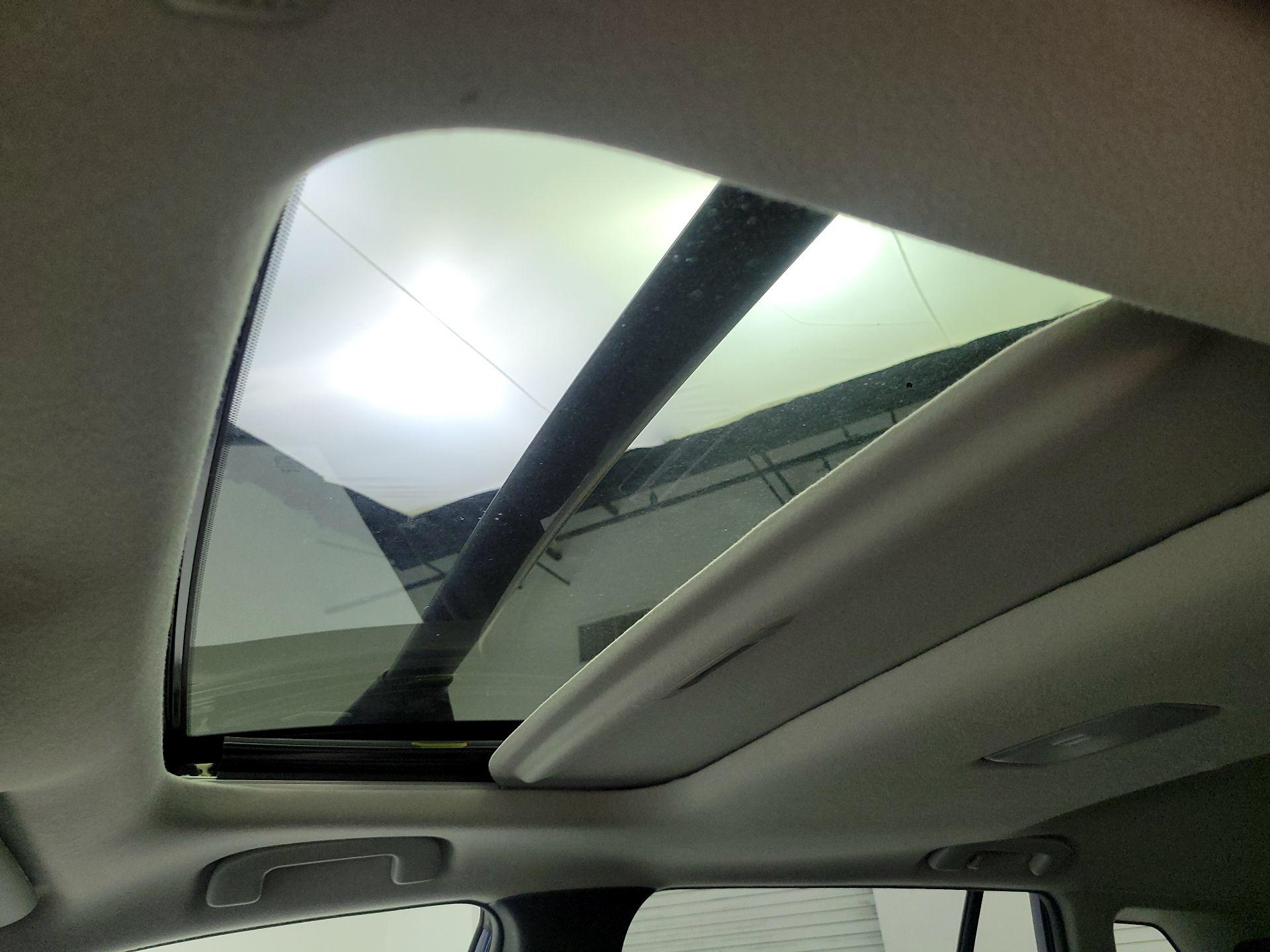 Thumbnail: 2022 Toyota Corolla Cross - 17