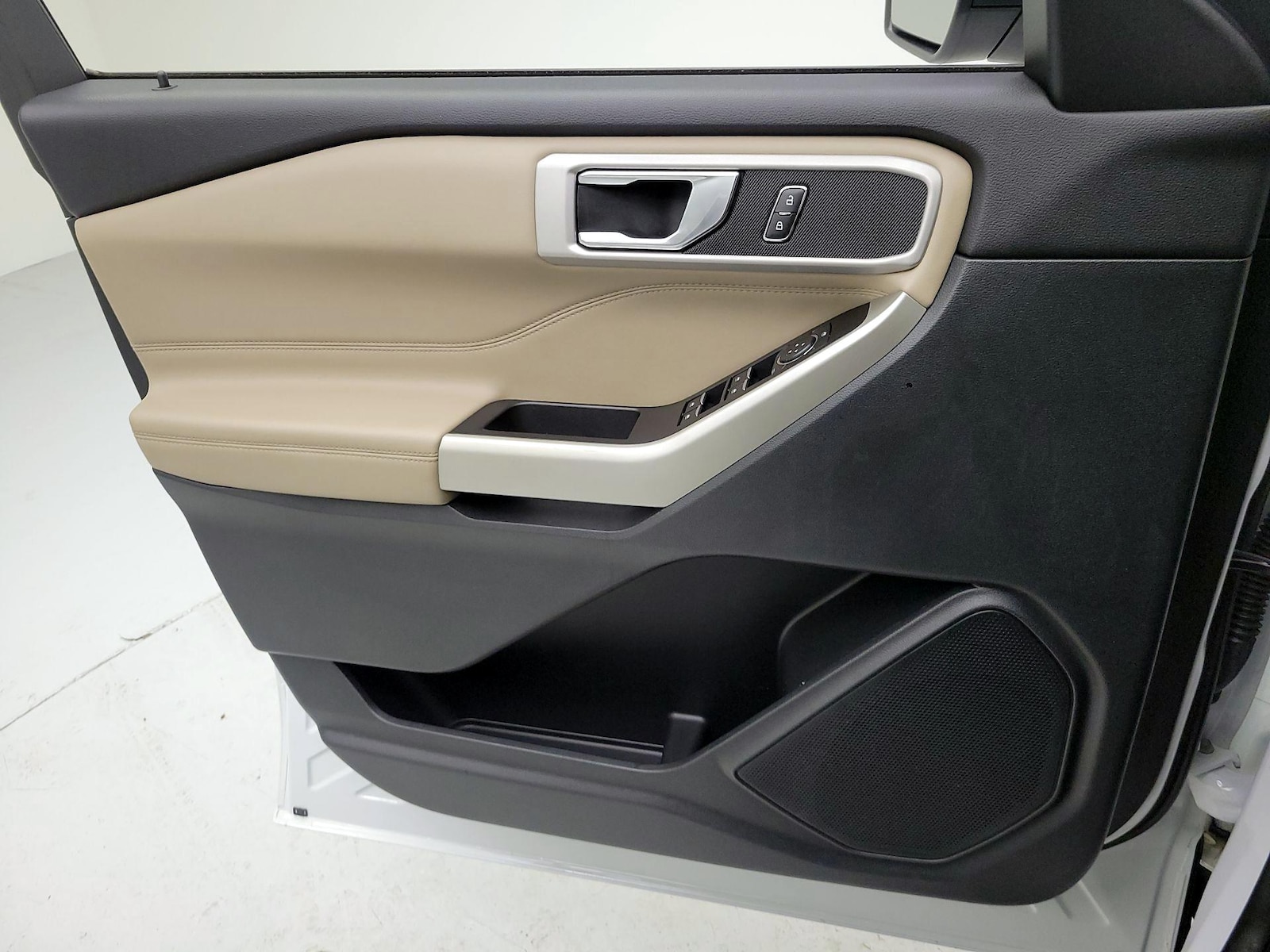 2021 Ford Explorer XLT - Photo 11