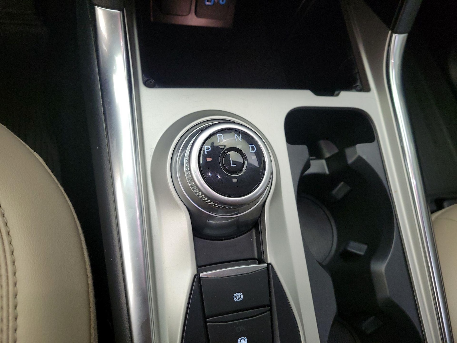 2021 Ford Explorer XLT - Photo 16