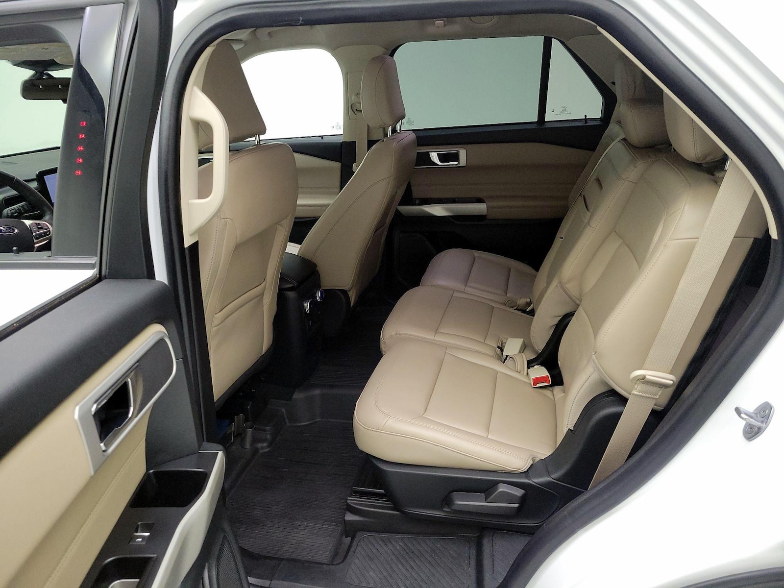 2021 Ford Explorer XLT - Photo 18