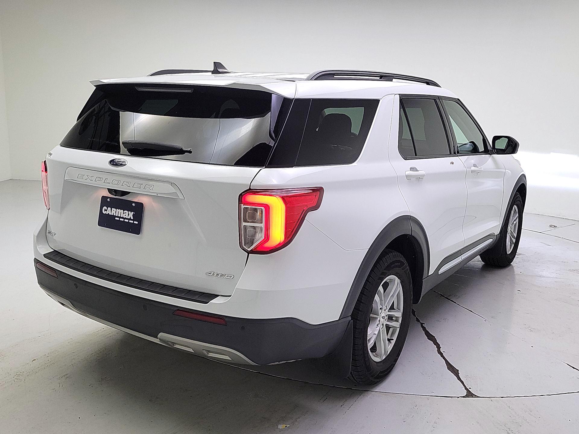 Thumbnail: 2021 Ford Explorer - 5