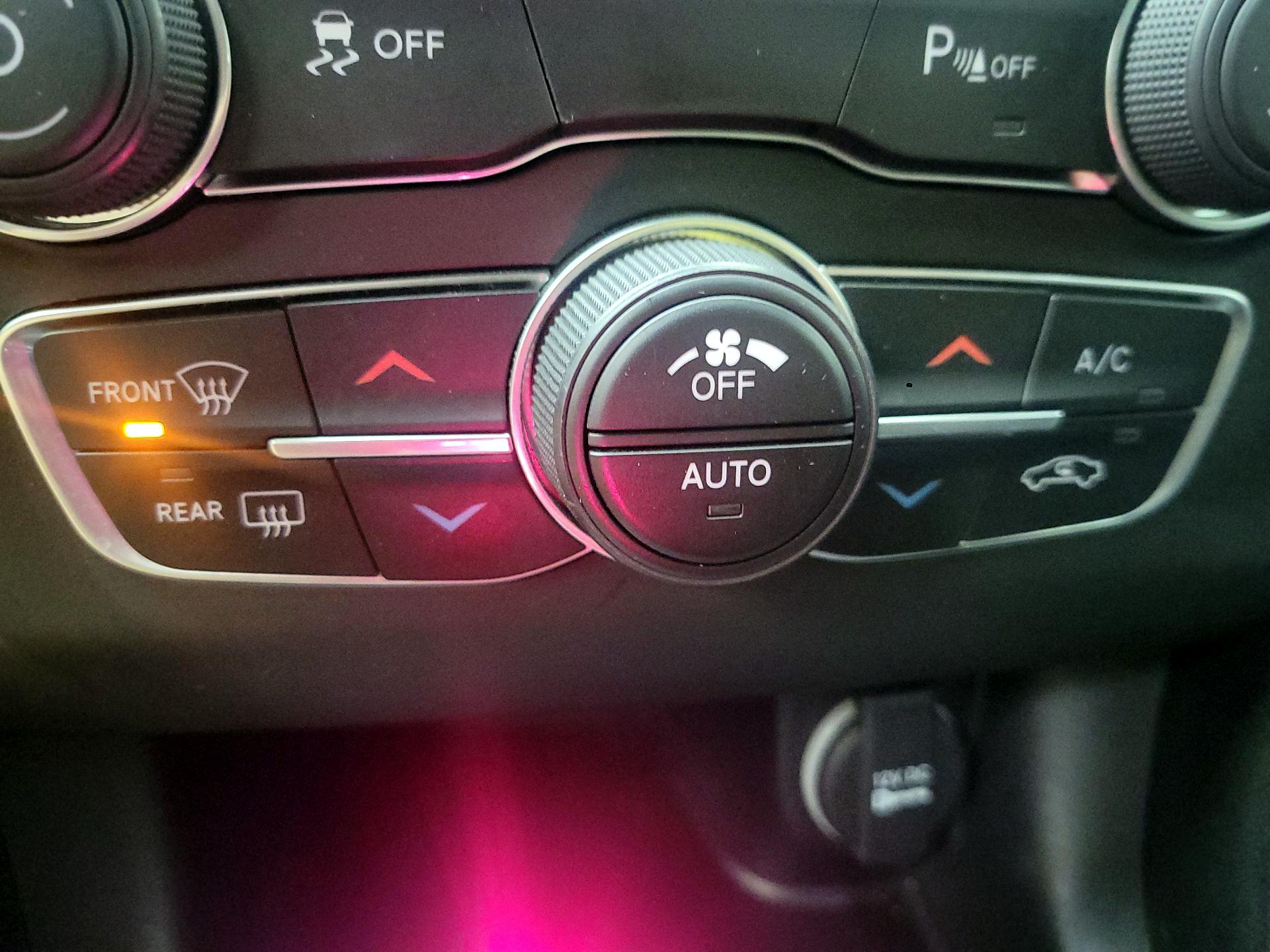 Thumbnail: 2021 Dodge Charger - 14