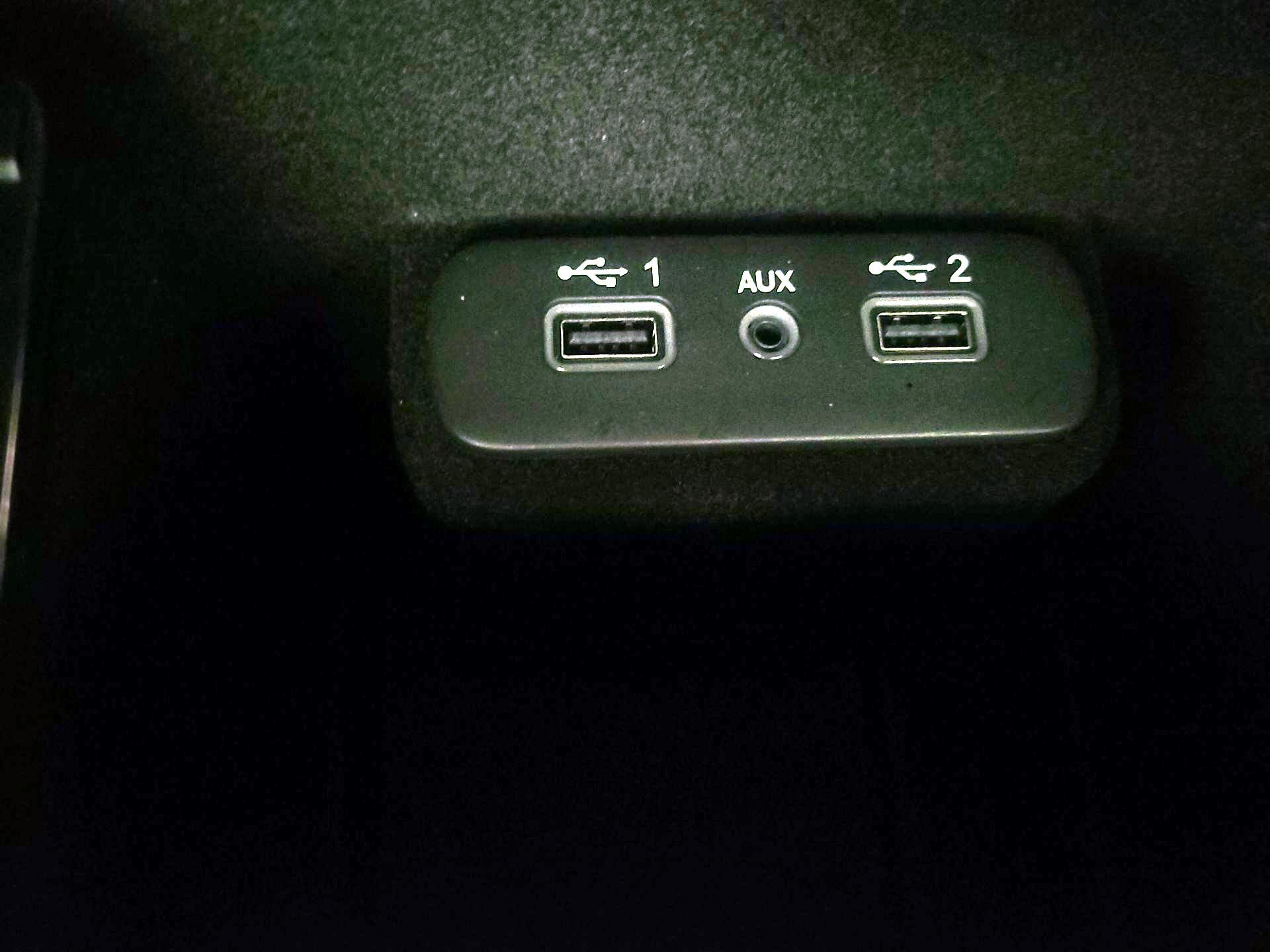 Thumbnail: 2021 Dodge Charger - 16