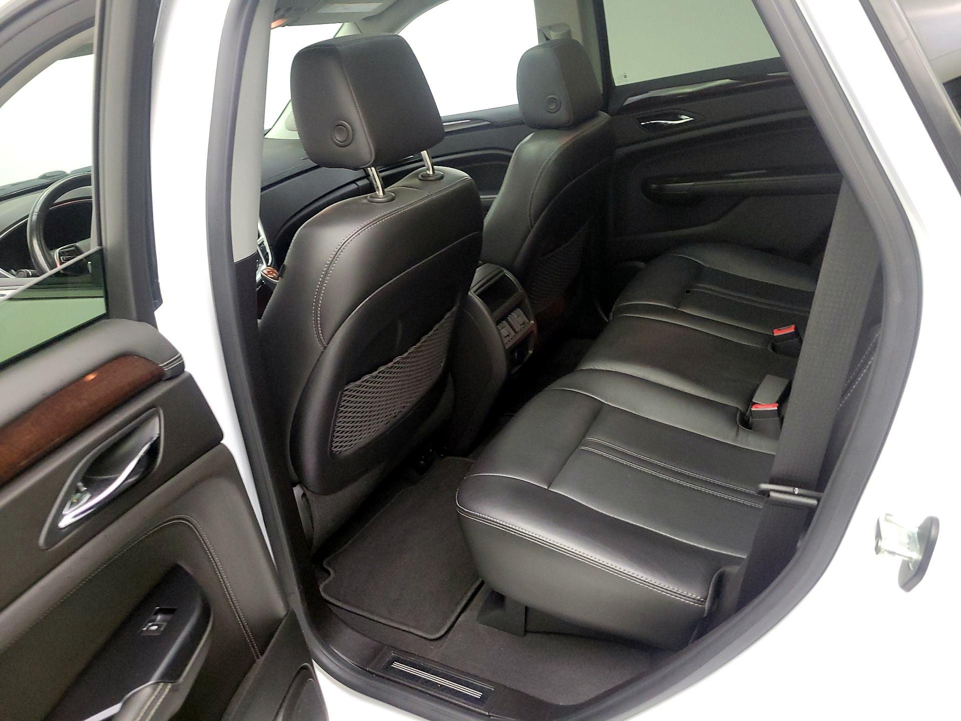 Thumbnail: 2016 Cadillac SRX - 17